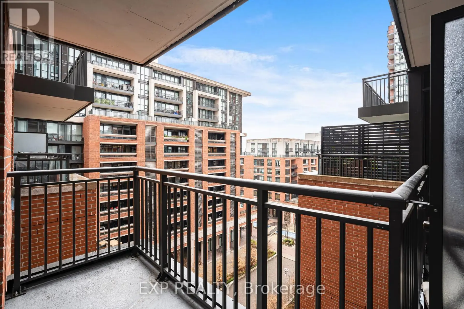 #729 830 LAWRENCE AVENUE W - Image 17