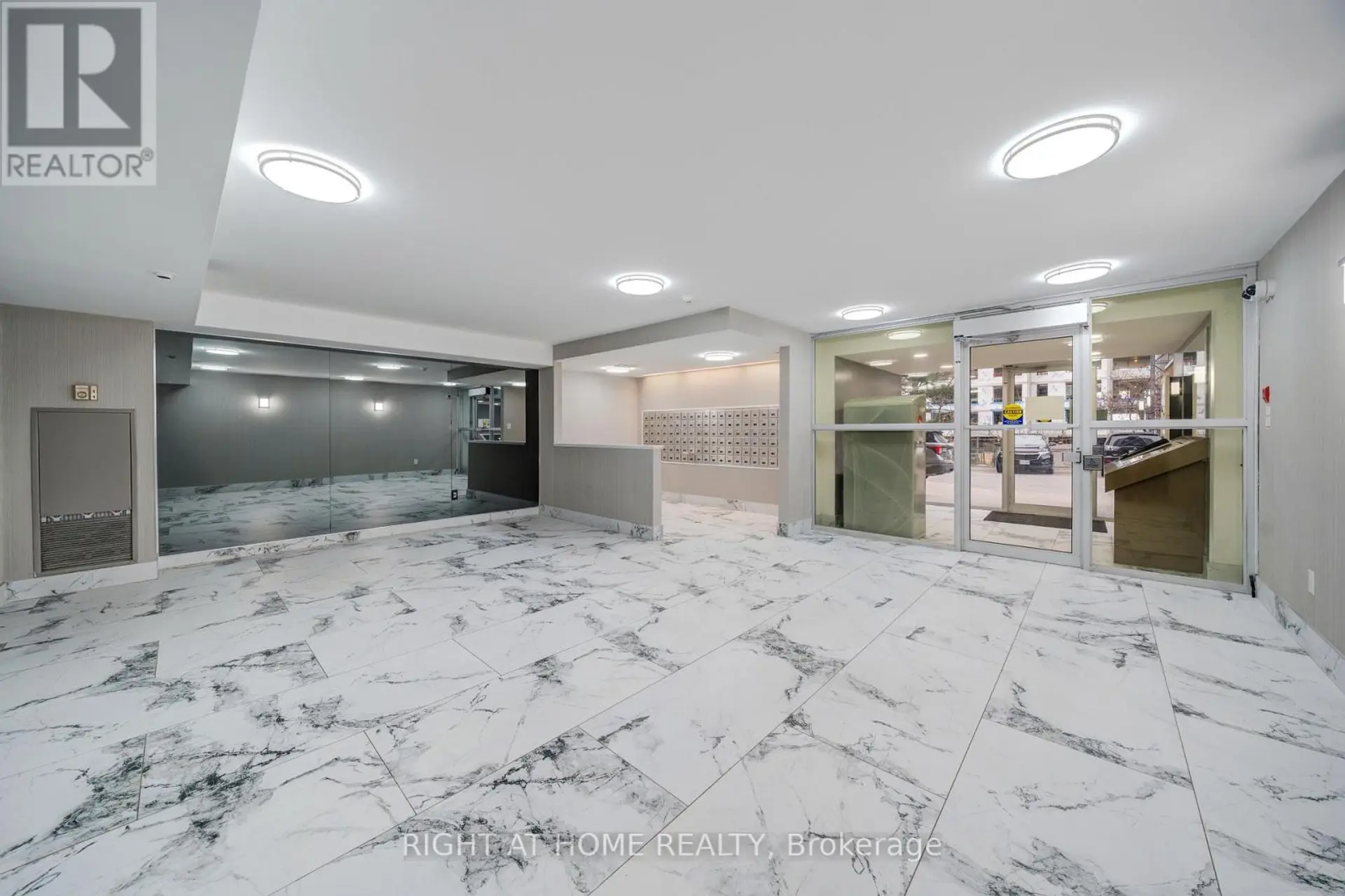 #1005 15 SEWELLS ROAD - Image 17