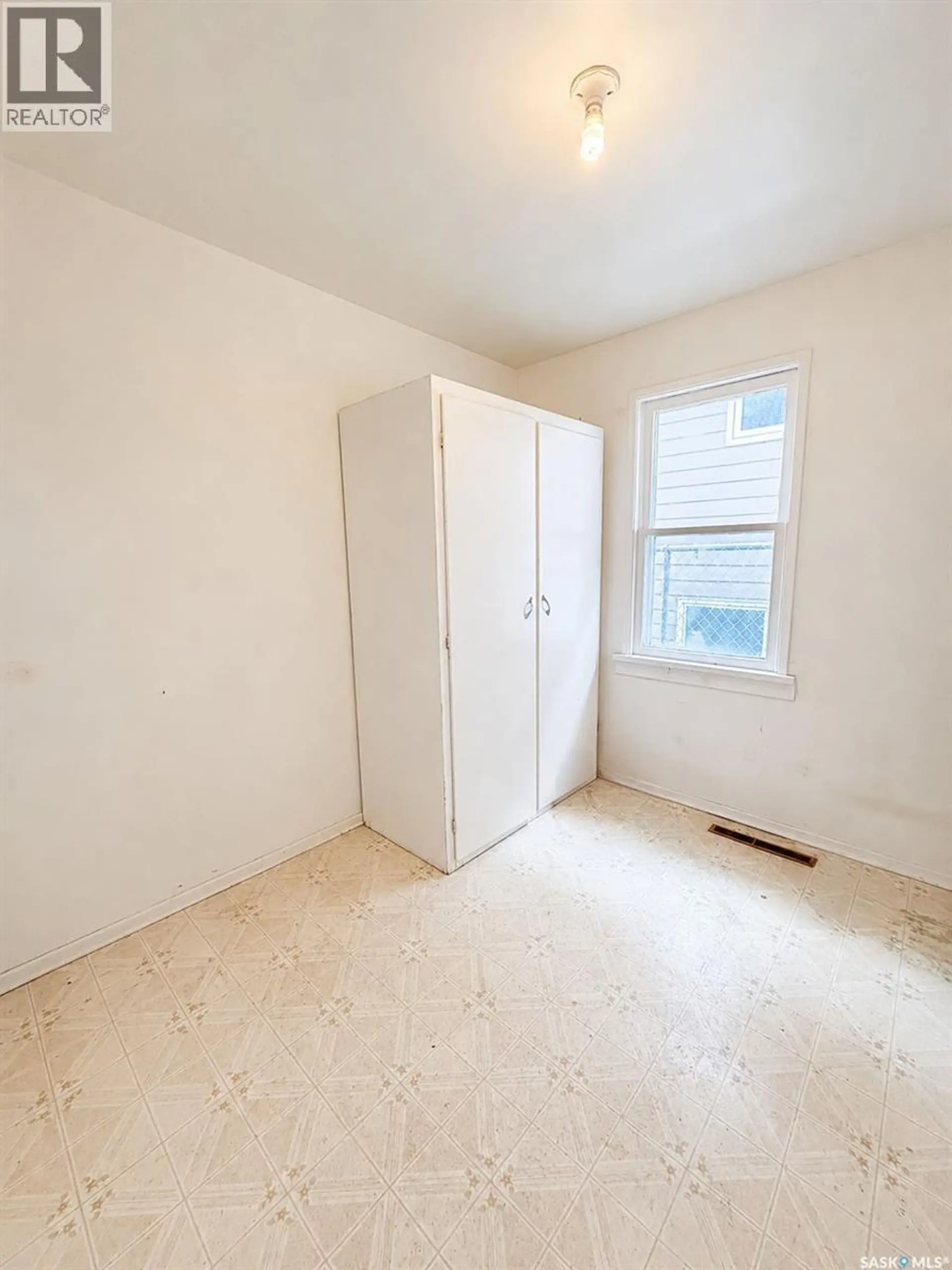 1915 15th STREET W - Image 9