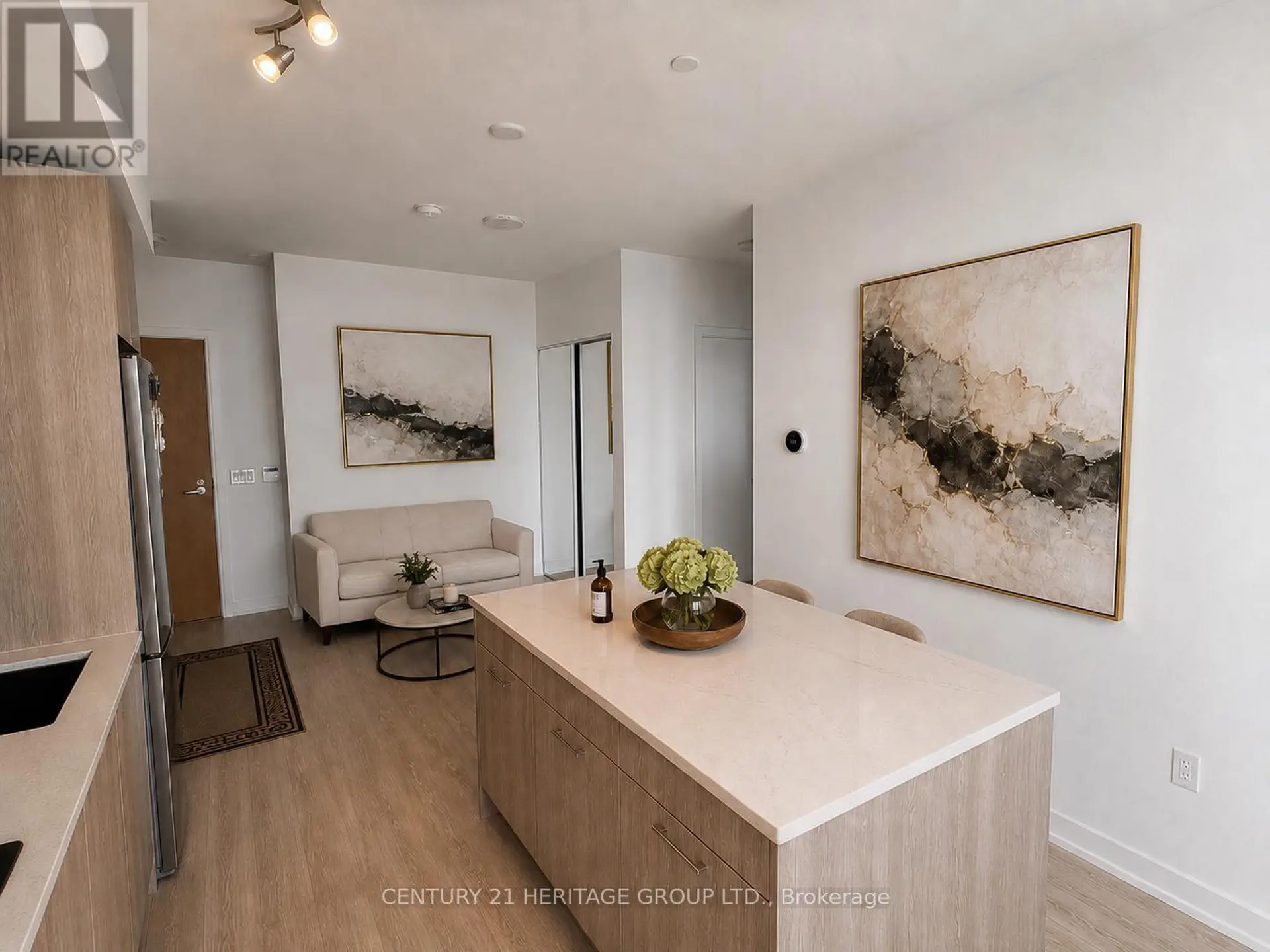 #402 65 ANNIE CRAIG DRIVE - Image 2