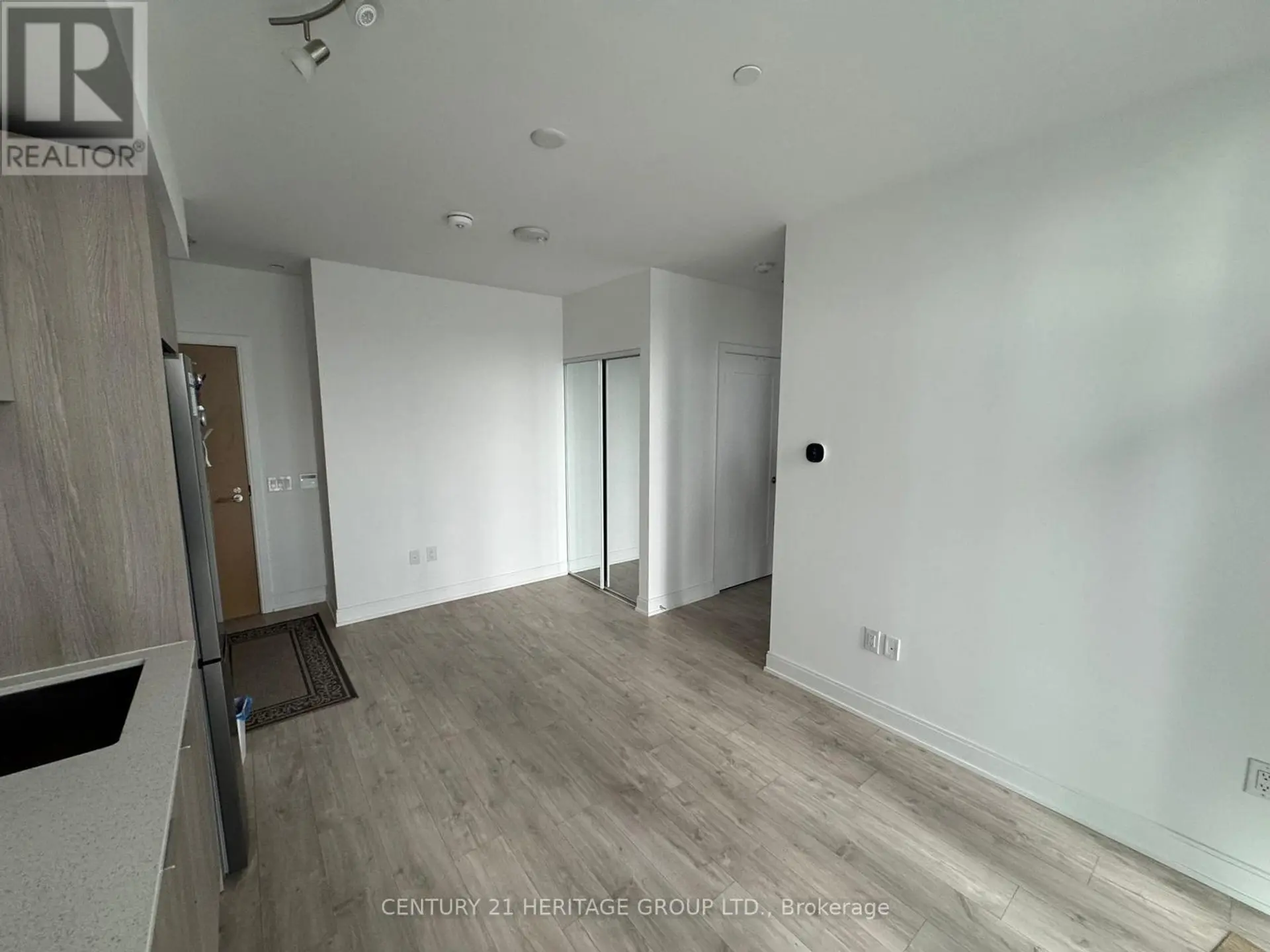 #402 65 ANNIE CRAIG DRIVE - Image 3