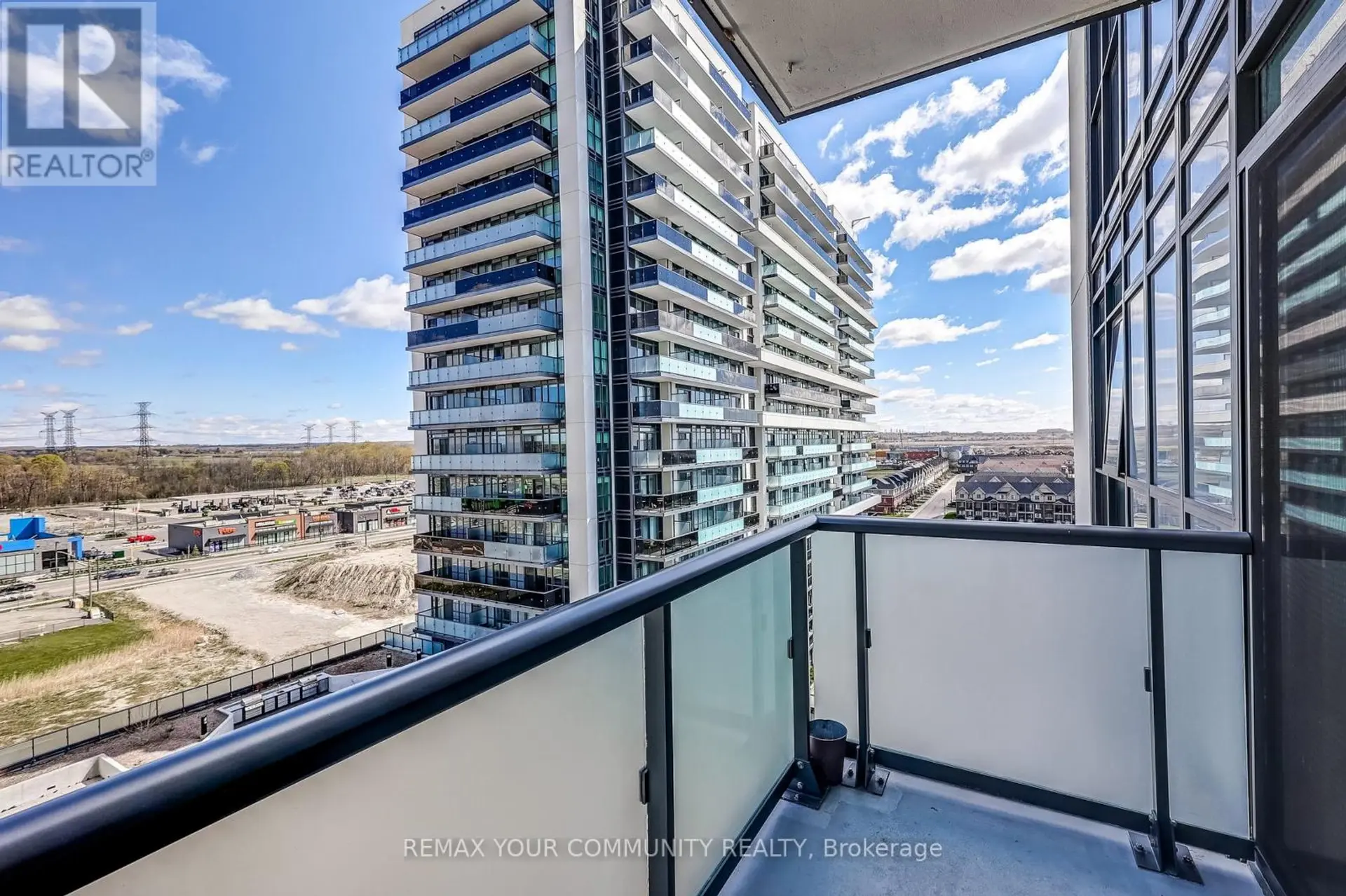 #917 2545 SIMCOE STREET N - Image 15