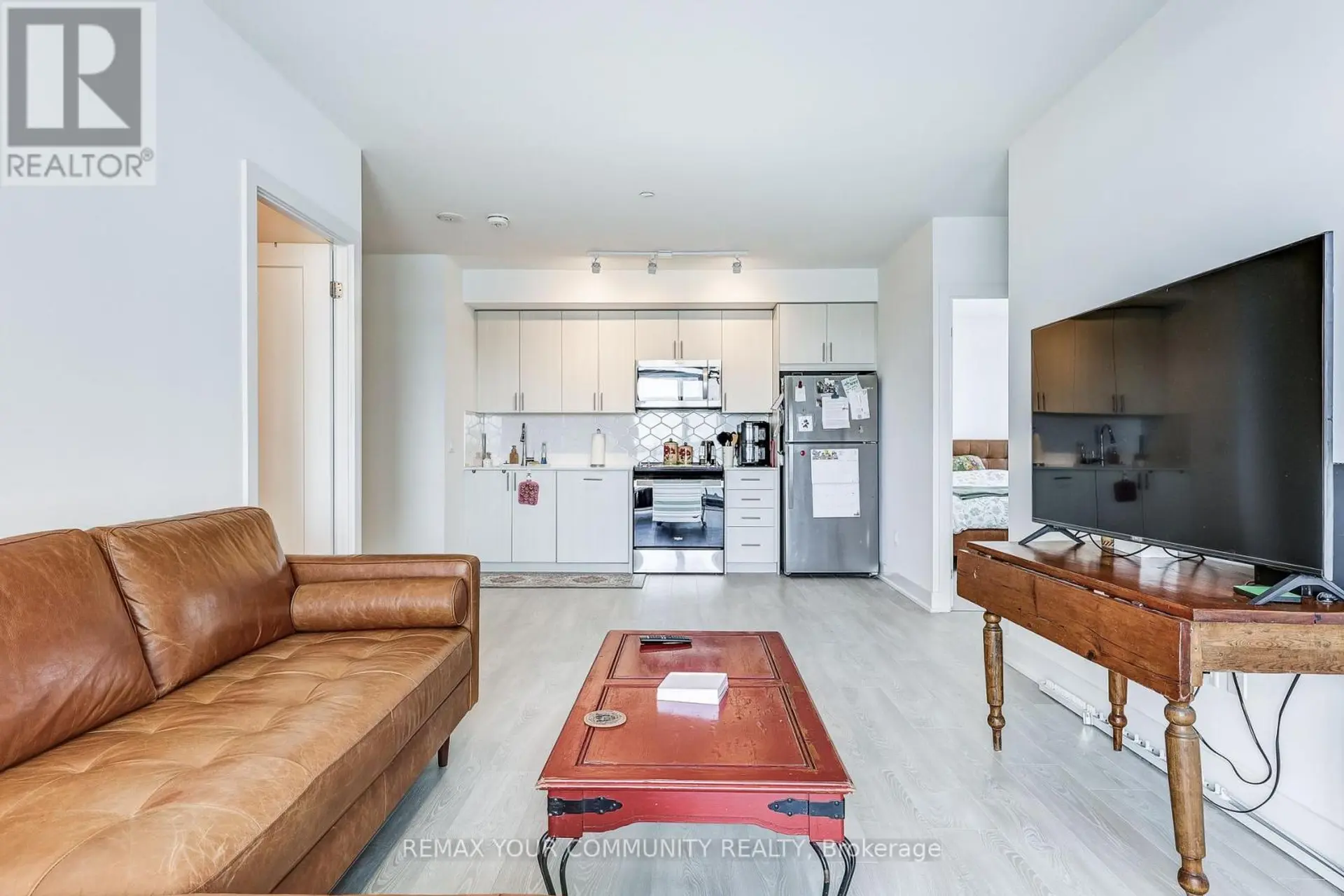 #917 2545 SIMCOE STREET N - Image 9