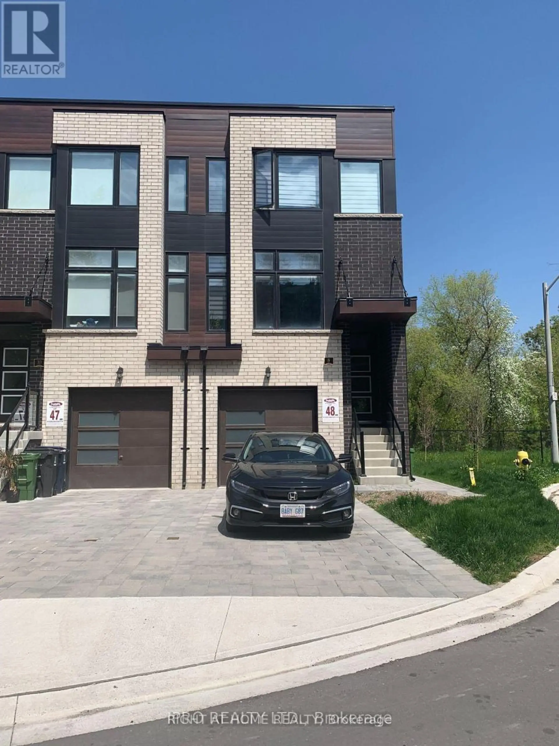 8 CREEKBANK ROAD - Image 1