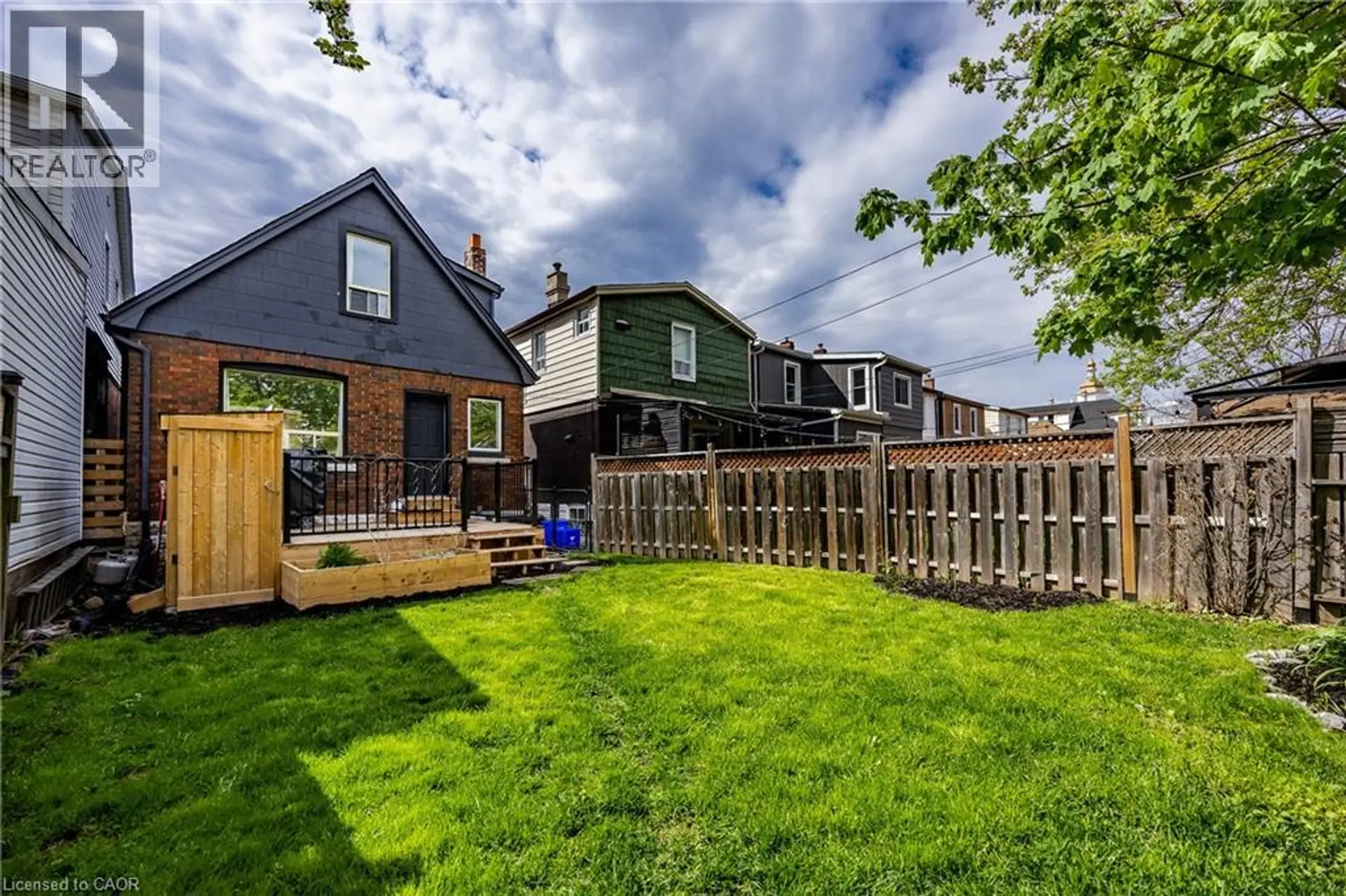 158 BALSAM Avenue N - Image 18