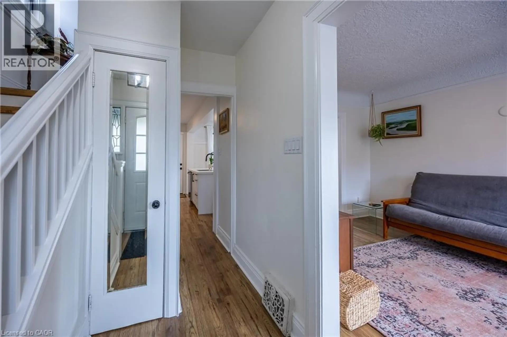 158 BALSAM Avenue N - Image 4