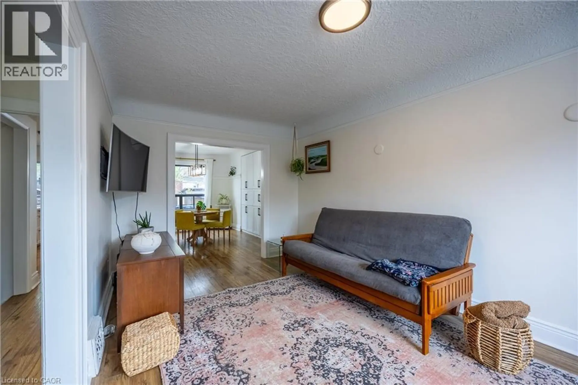 158 BALSAM Avenue N - Image 6
