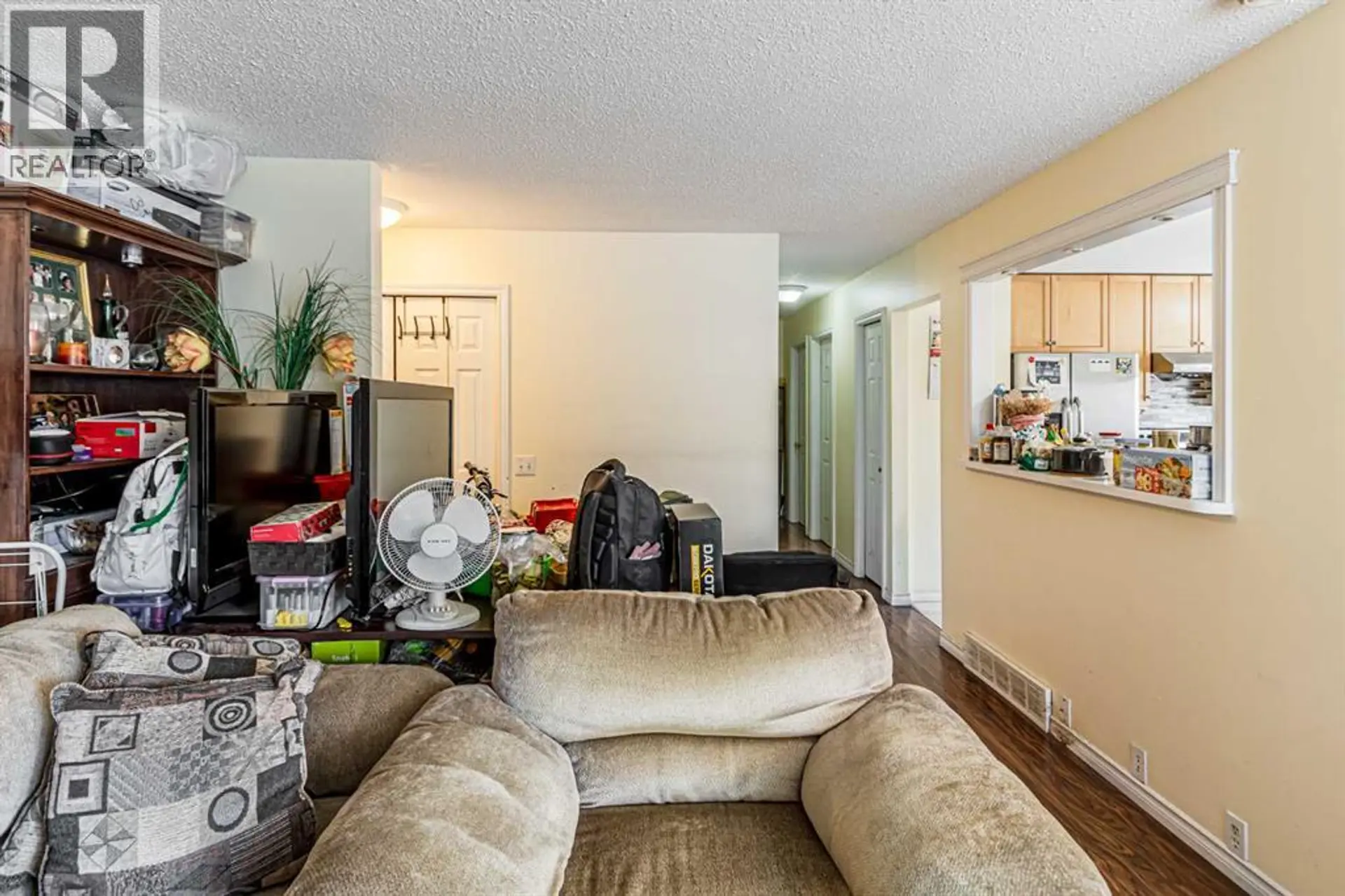 121 Margate Close NE - Image 4