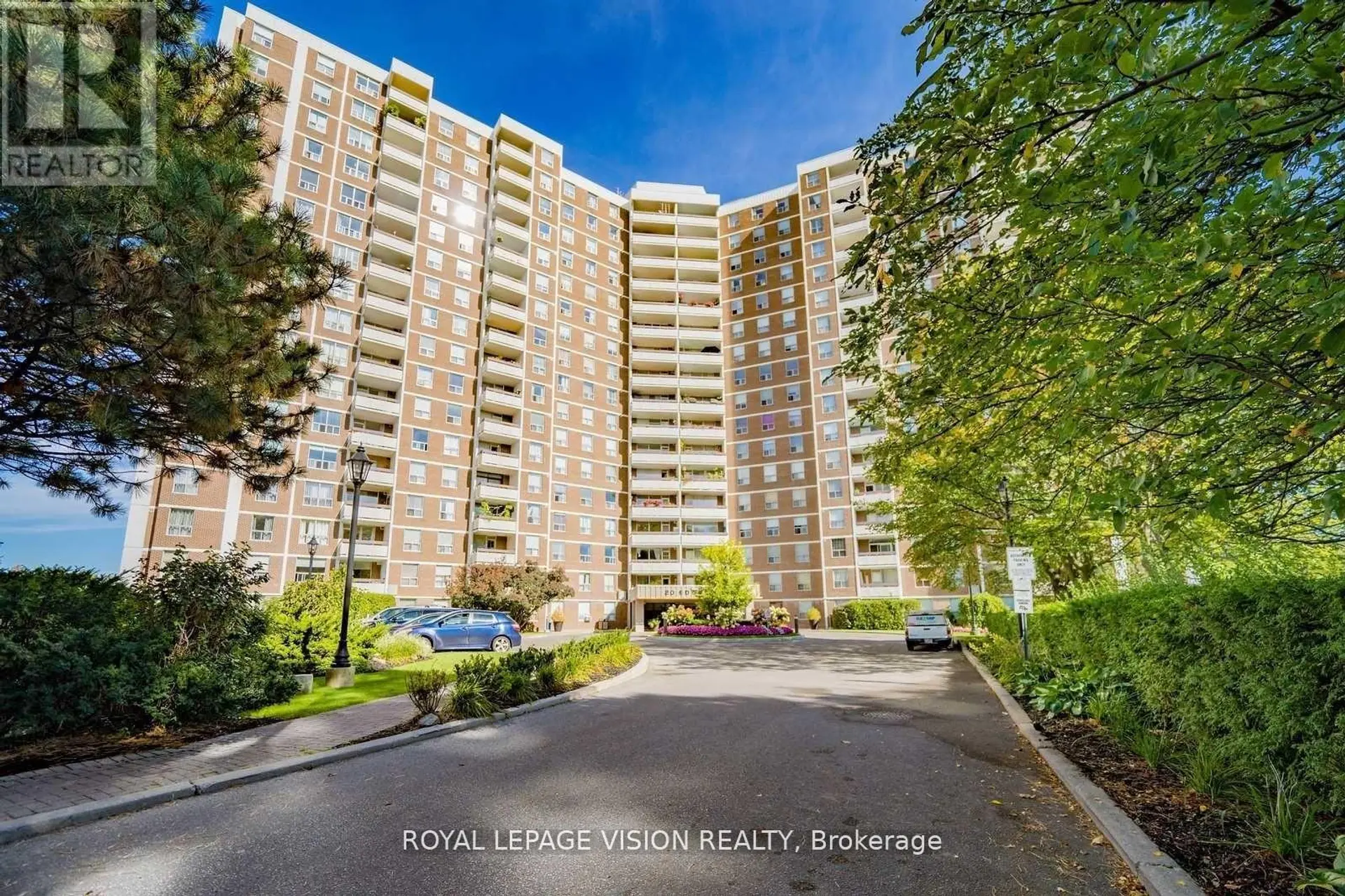 #1202 20 EDGECLIFF GOLFWAY - Image 1