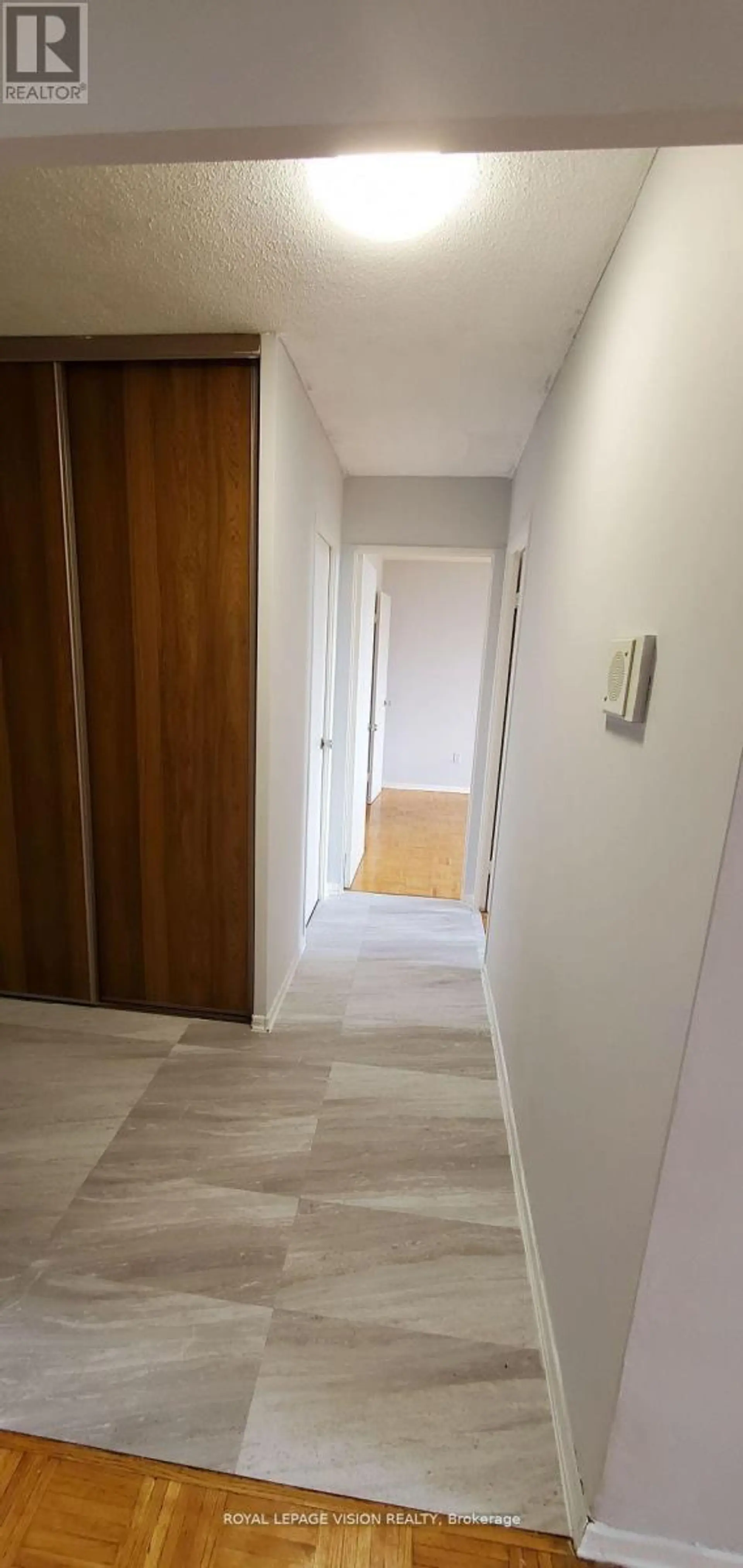 #1202 20 EDGECLIFF GOLFWAY - Image 12