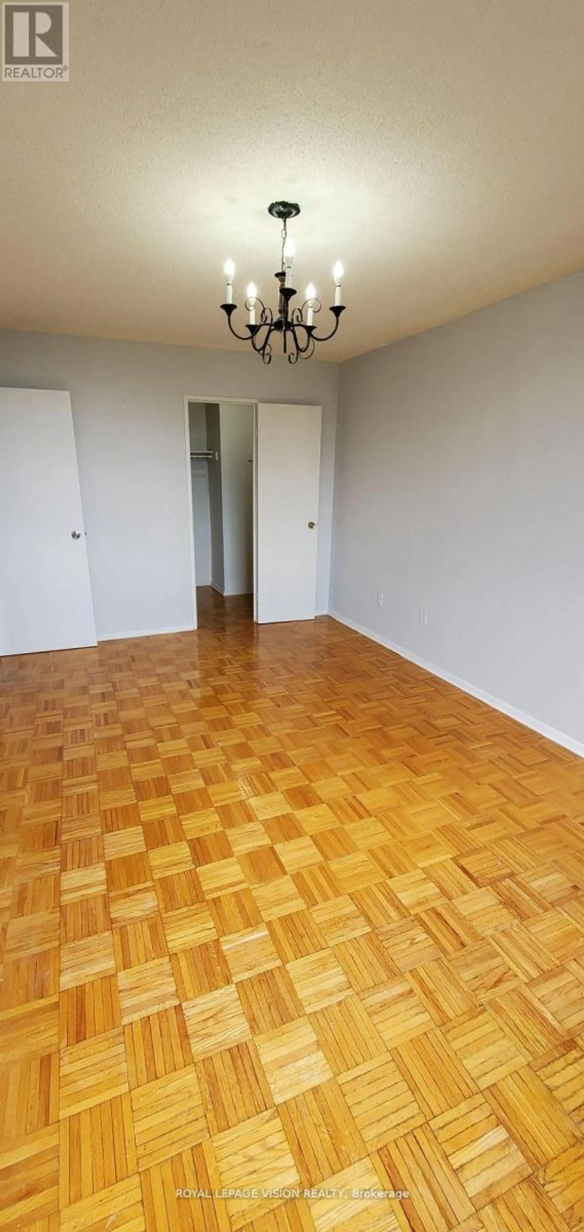 #1202 20 EDGECLIFF GOLFWAY - Image 4
