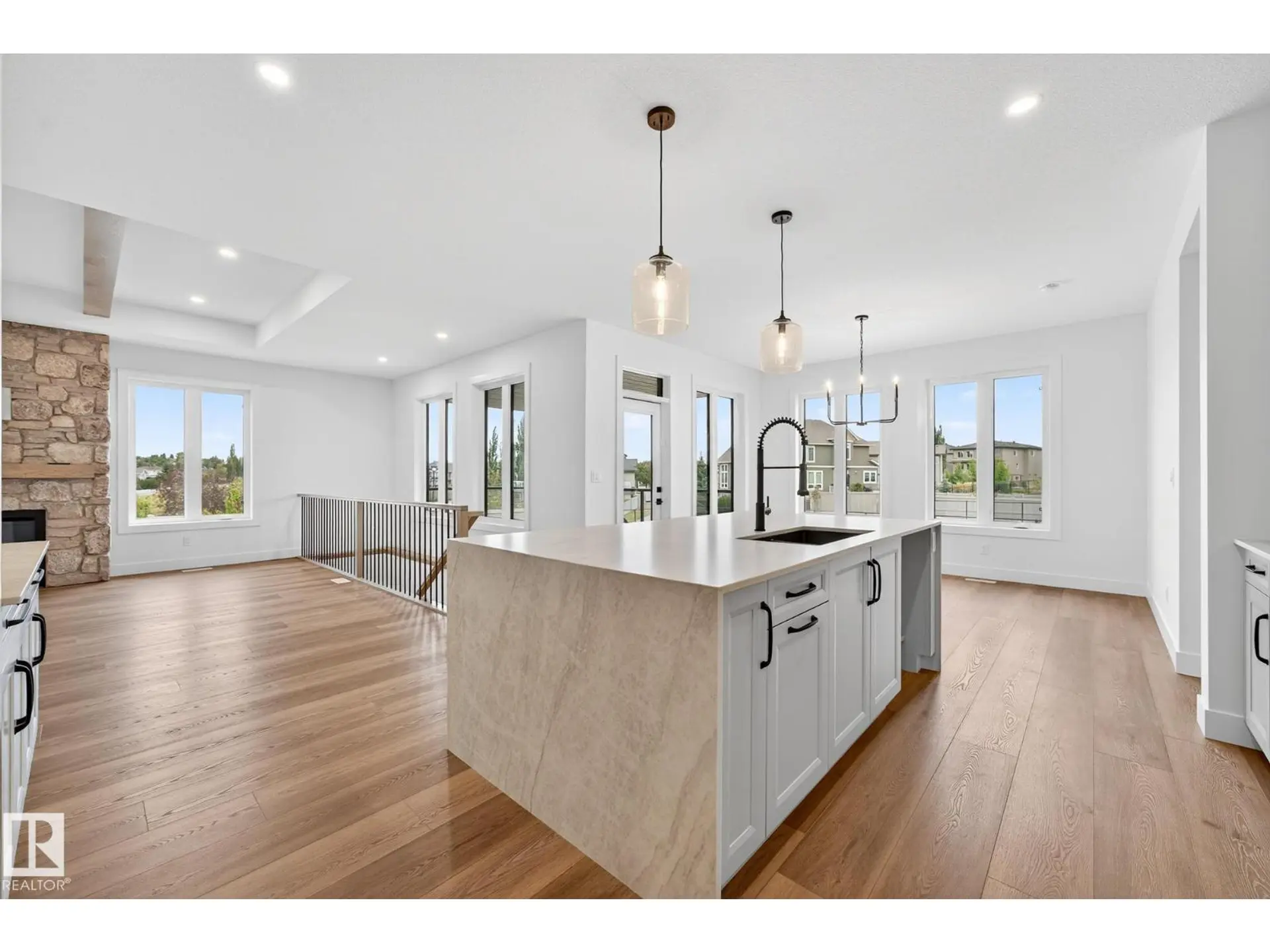 3912 40 ST - Image 6