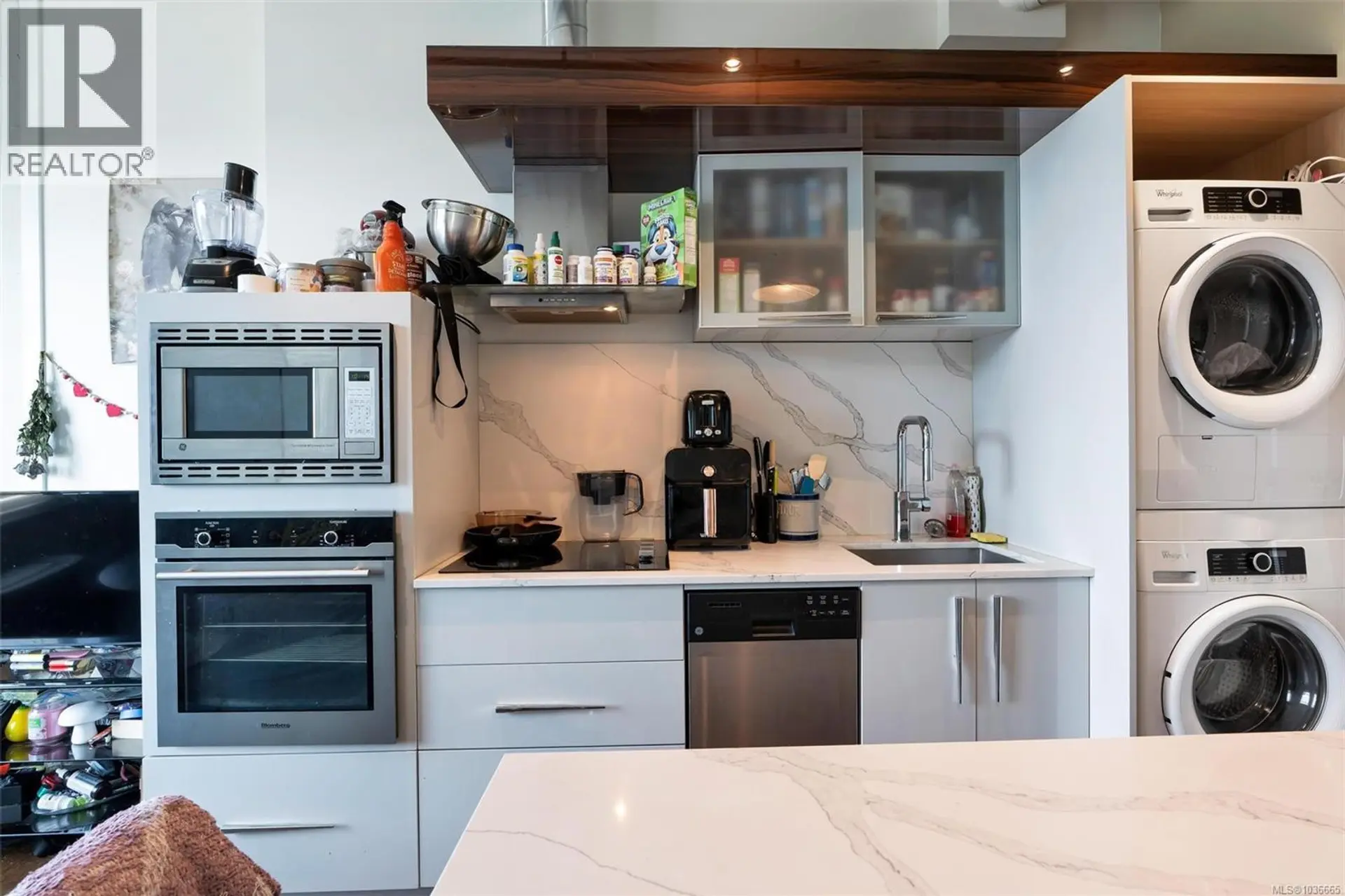 #610 1029 View St - Image 9