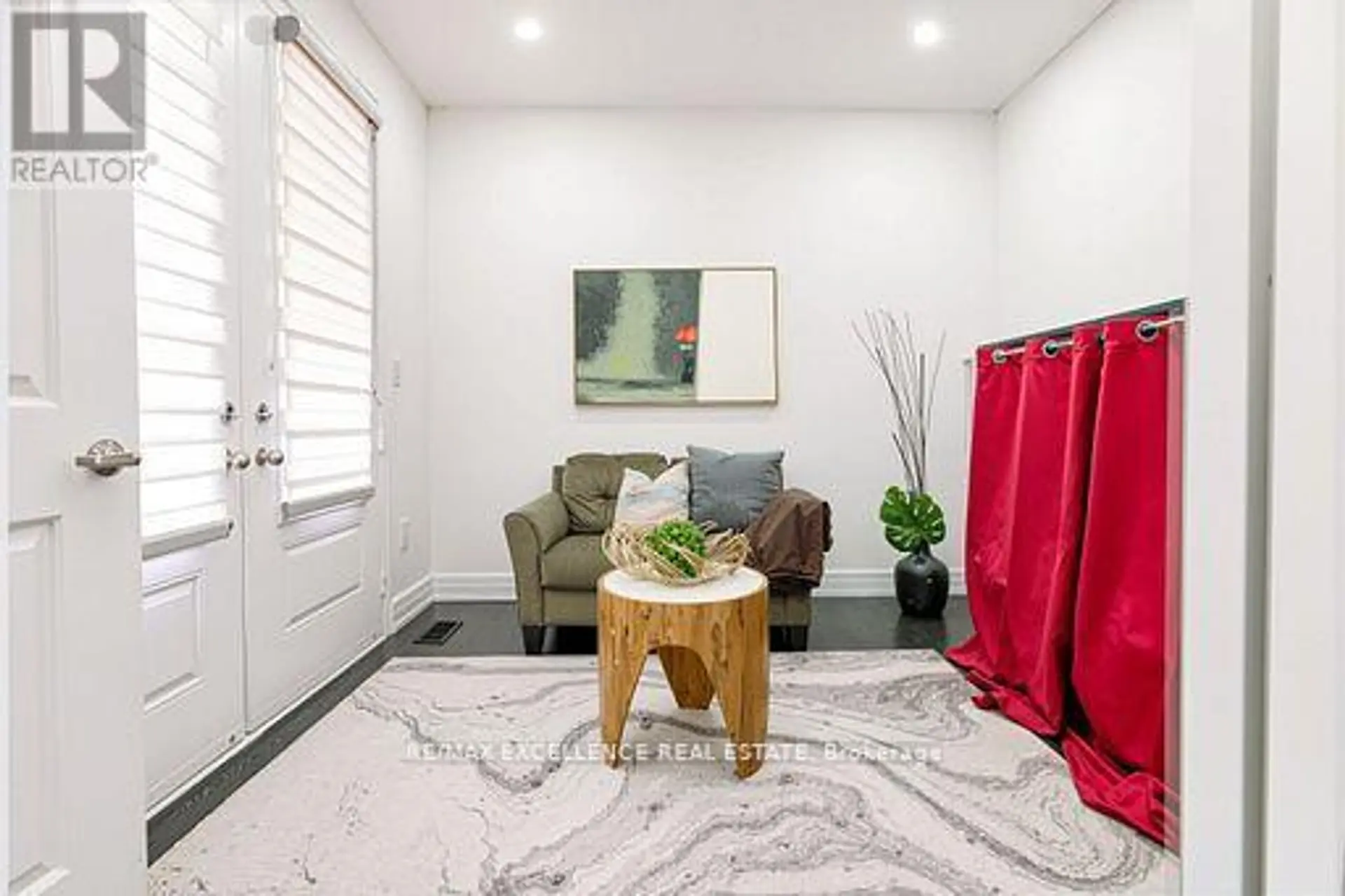 10 PENNINE DRIVE - Image 12