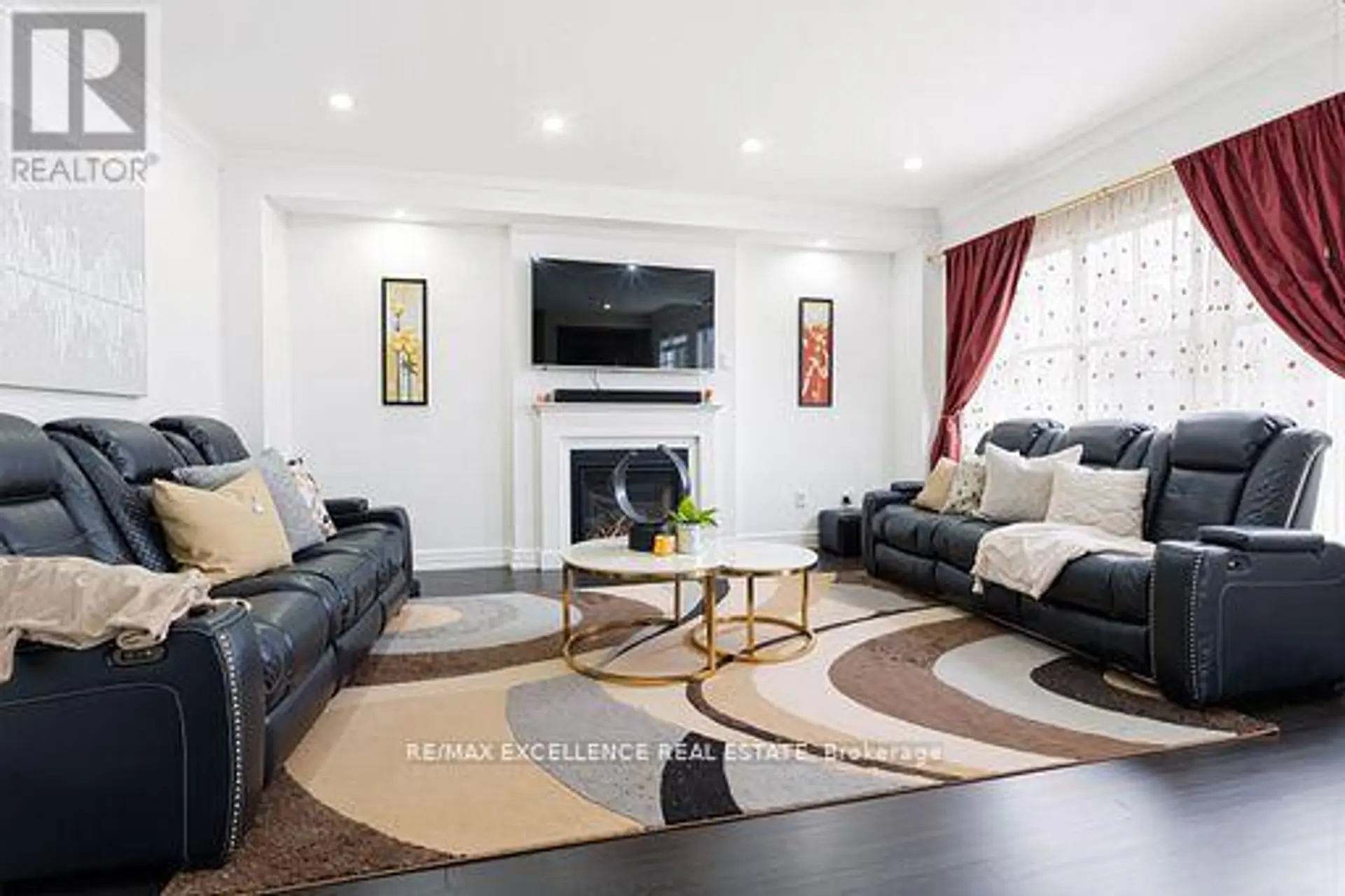 10 PENNINE DRIVE - Image 2