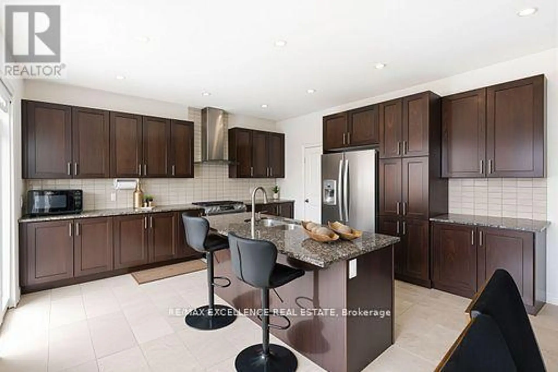 10 PENNINE DRIVE - Image 5
