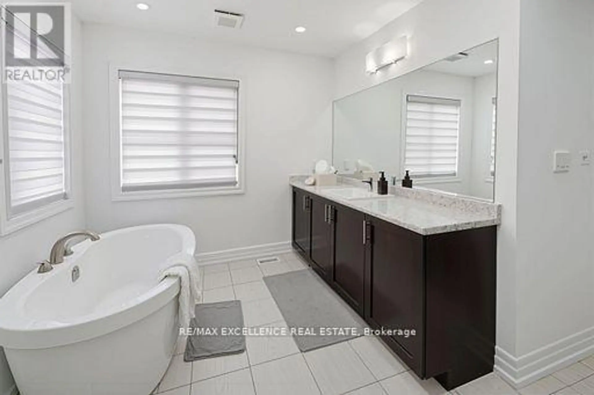 10 PENNINE DRIVE - Image 7