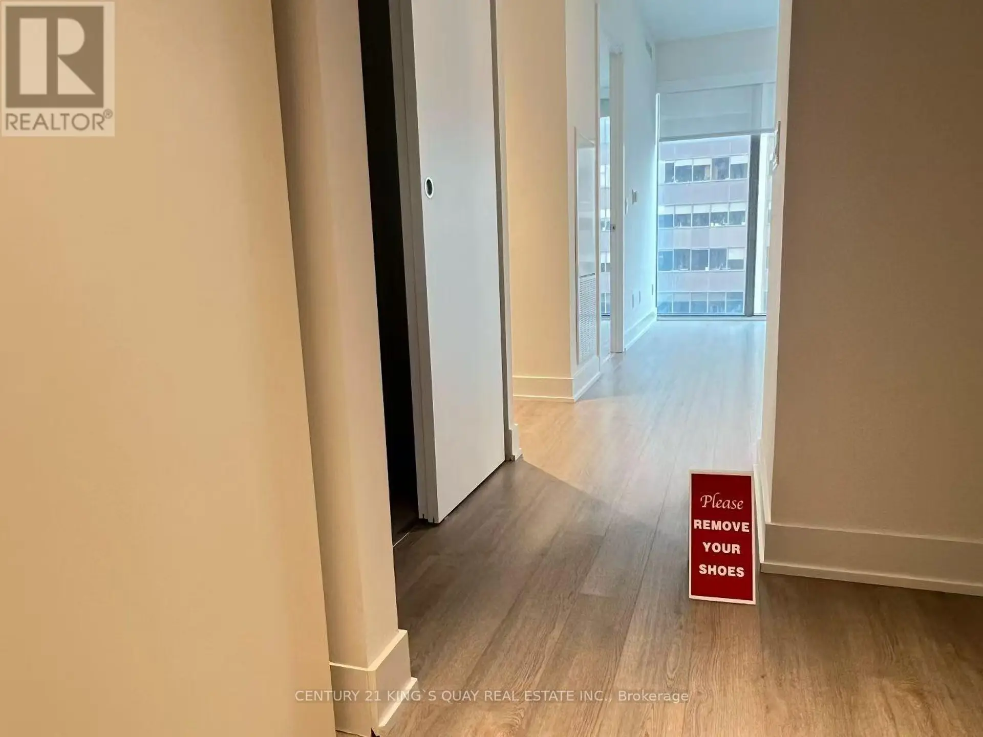 #1505 8 CUMBERLAND STREET - Image 4