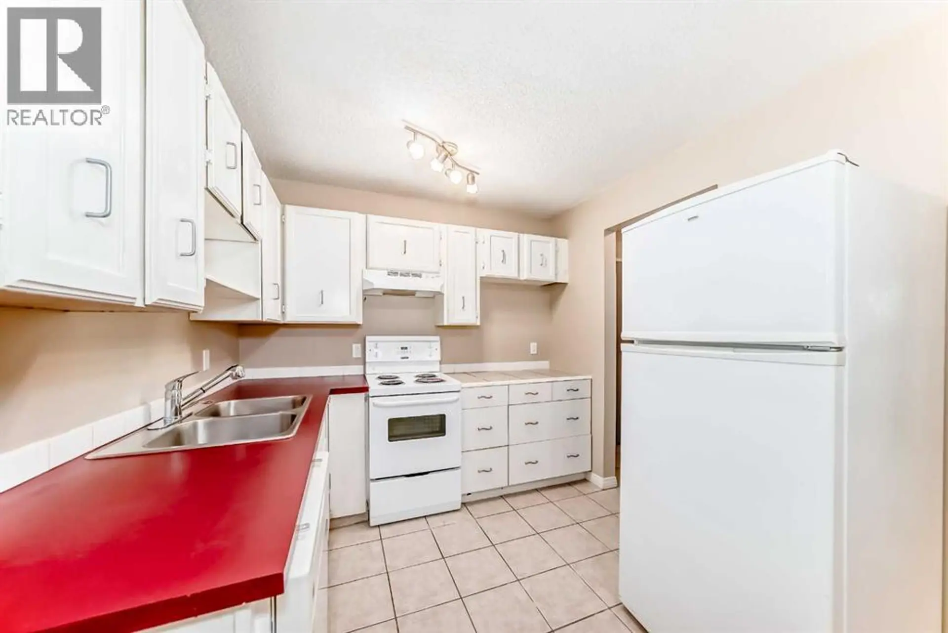 #104 730 2 Avenue NW - Image 5