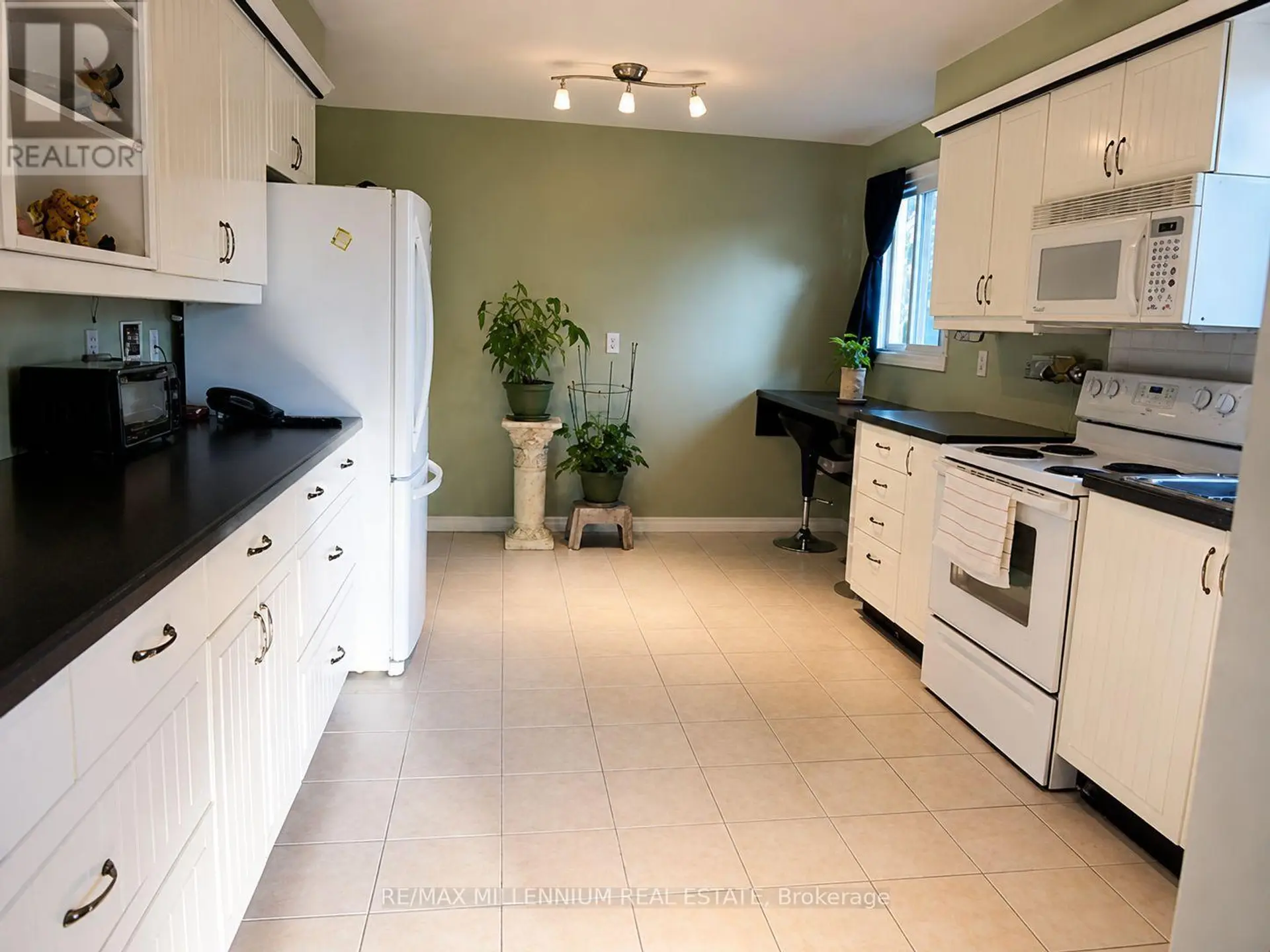 29 MAJOR OAKS DRIVE - Image 3
