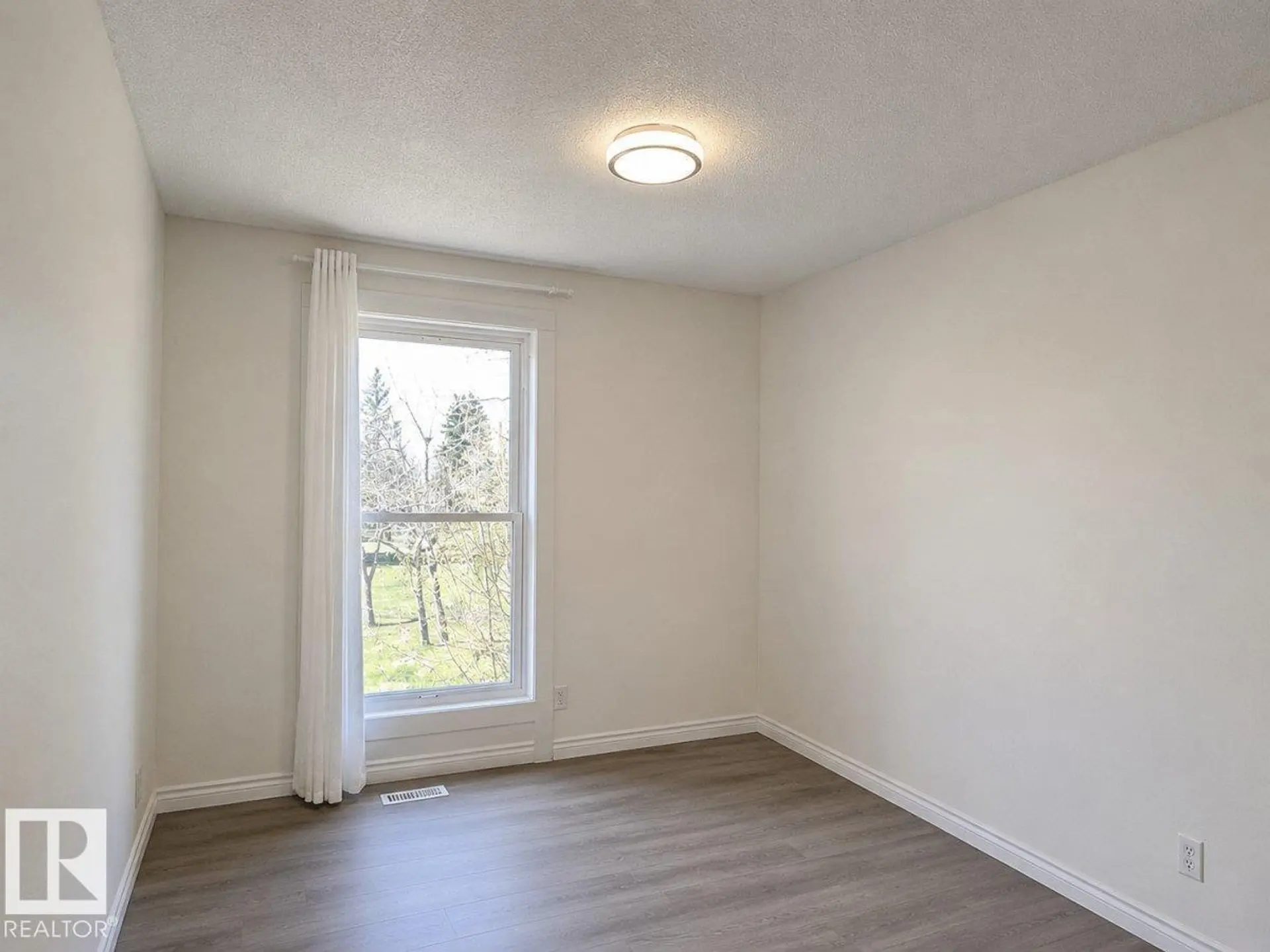 14458 56 ST NW - Image 14