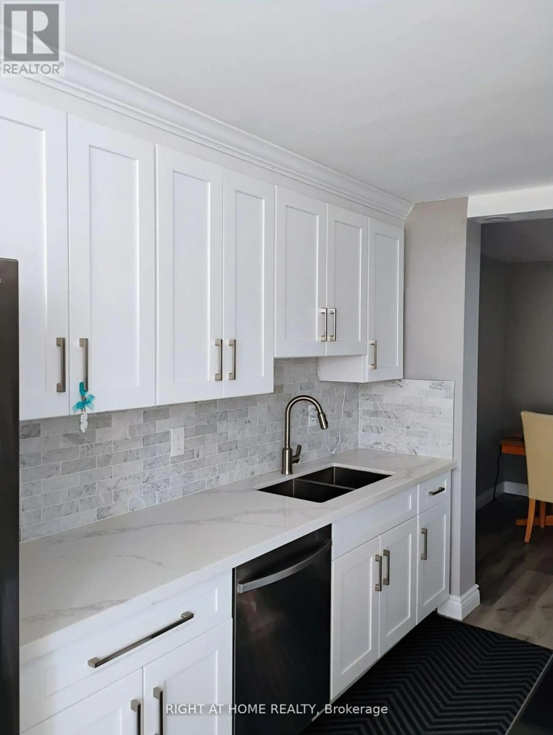 #705 100 ANTIBES DRIVE - Image 4