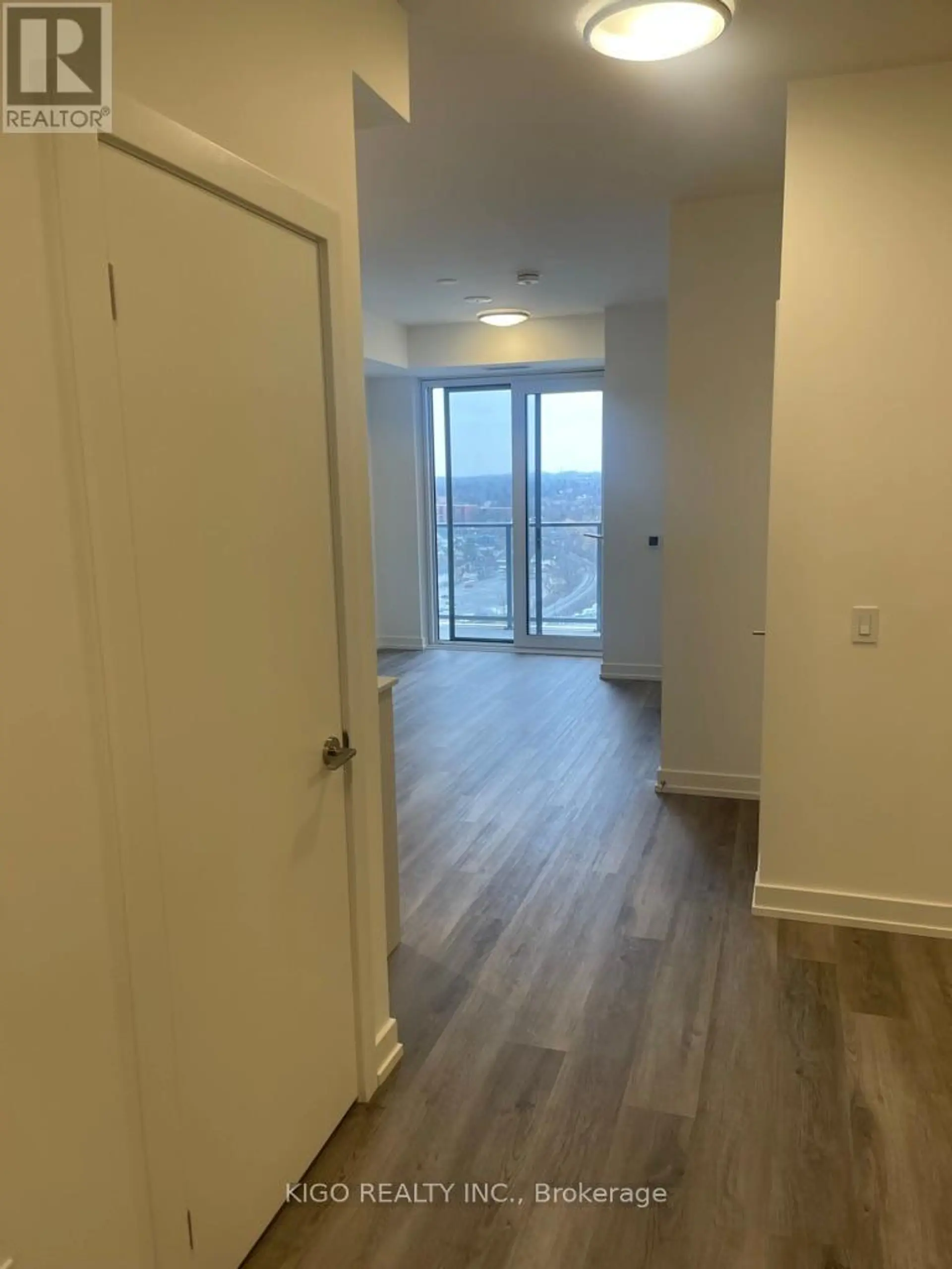 #1108 15 WELLINGTON STREET S - Image 3
