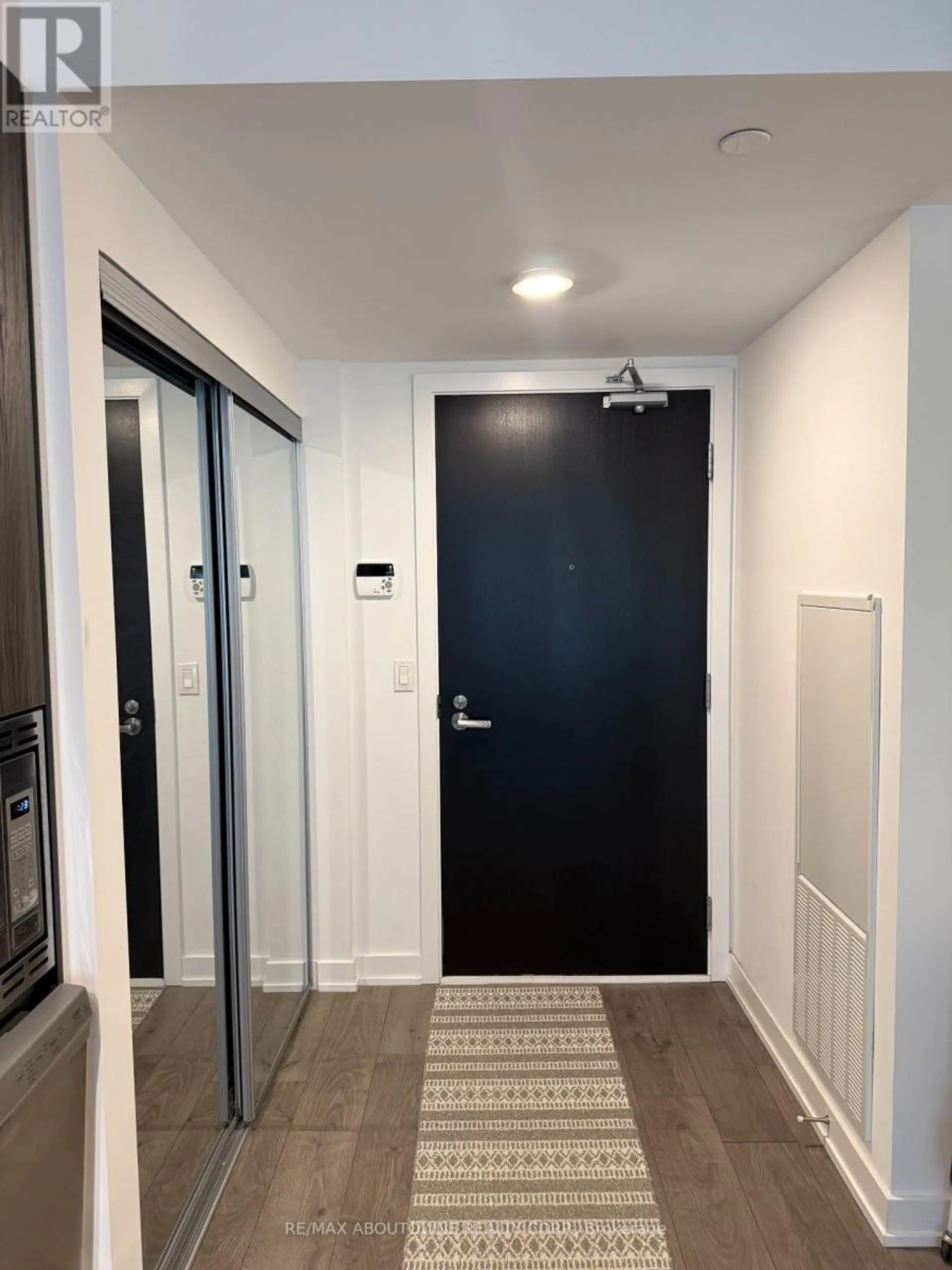 #1202 18 MAITLAND TERRACE - Image 1