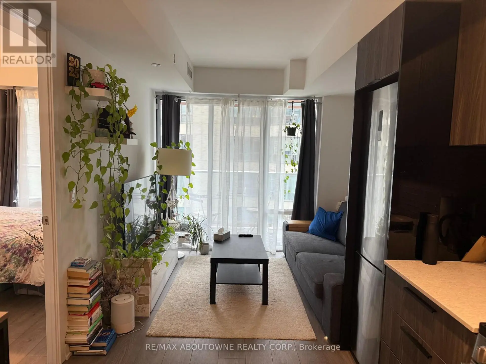 #1202 18 MAITLAND TERRACE - Image 4