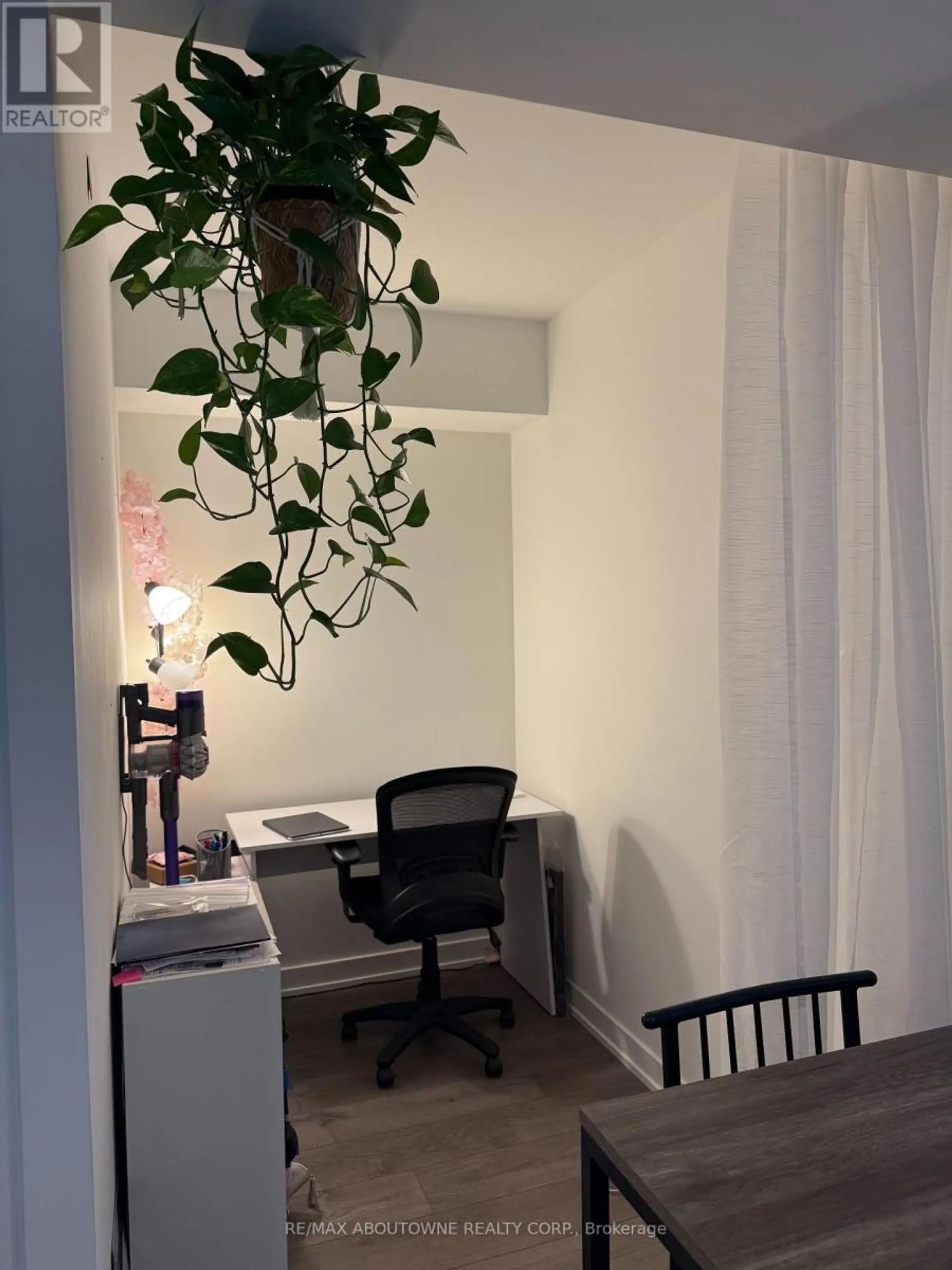 #1202 18 MAITLAND TERRACE - Image 7
