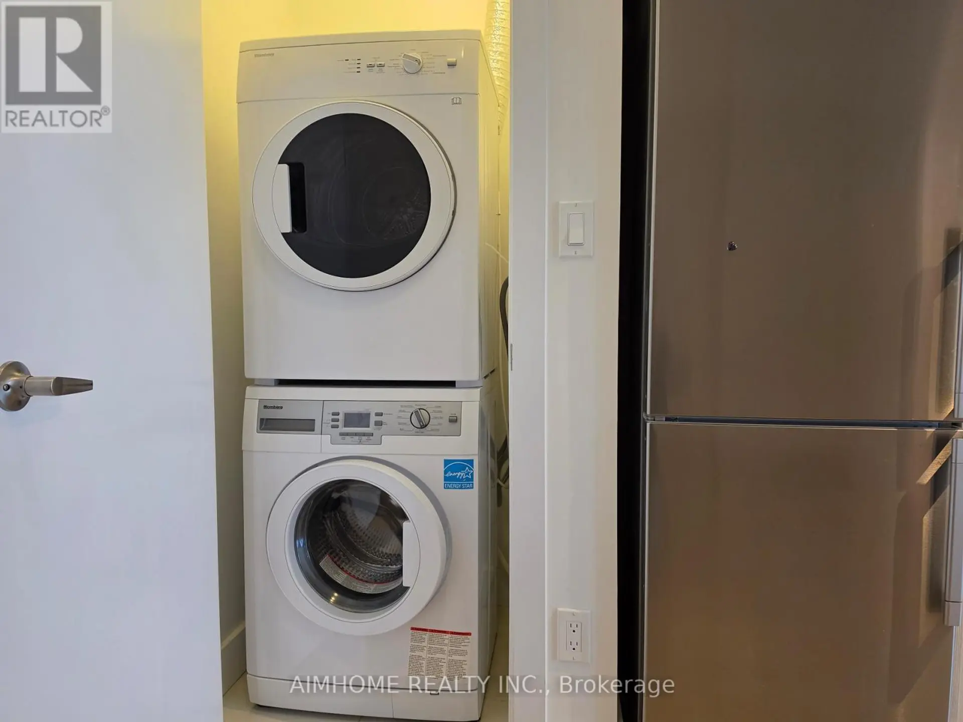 #504 150 FAIRVIEW MALL DRIVE - Image 8