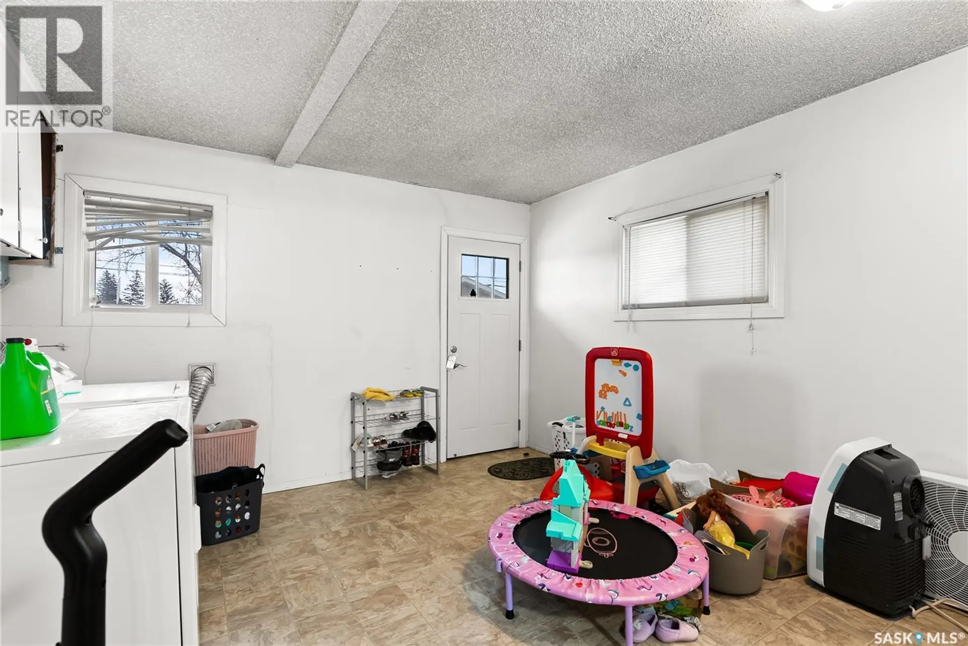 1561 Regent STREET - Image 12