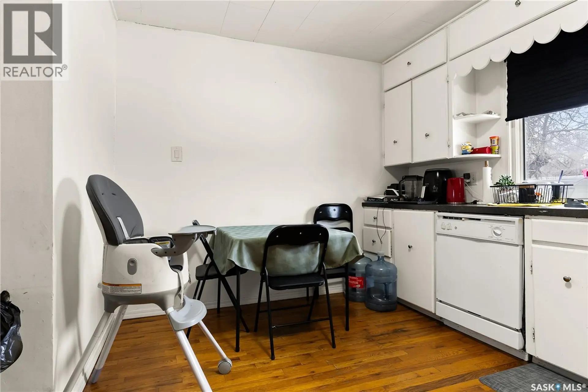 1561 Regent STREET - Image 6