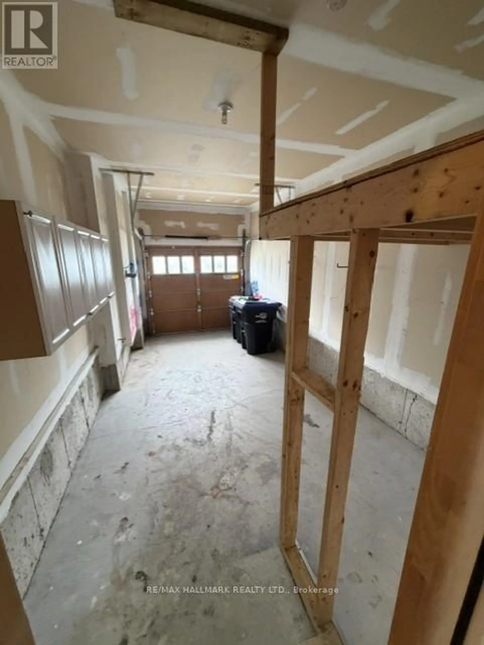 17 HOARD AVENUE S - Image 11