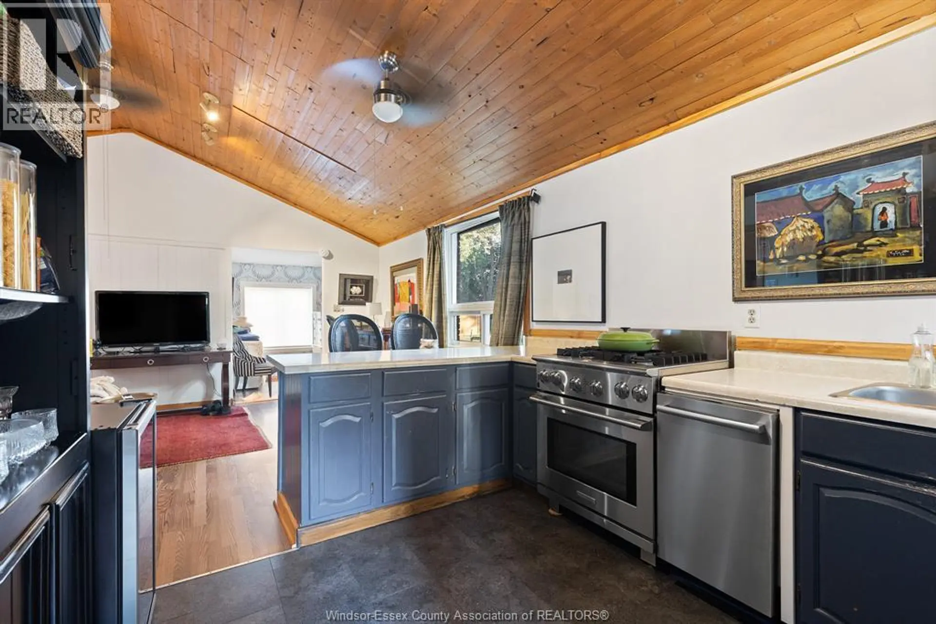 125 CRYSTAL LANE - Image 2
