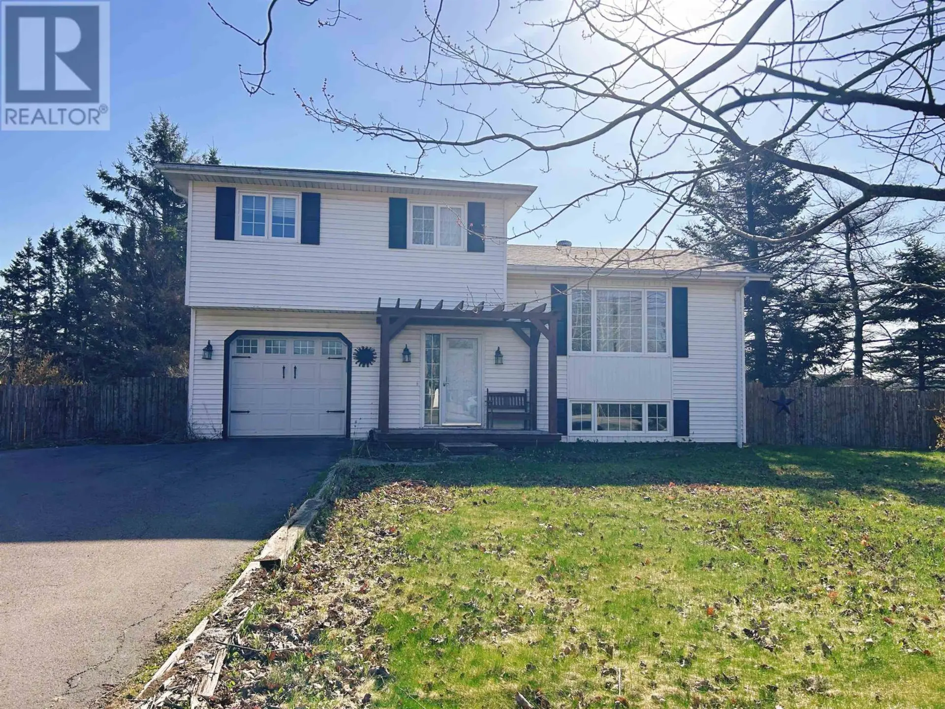 990 FORT AUGUSTUS Road - Image 1