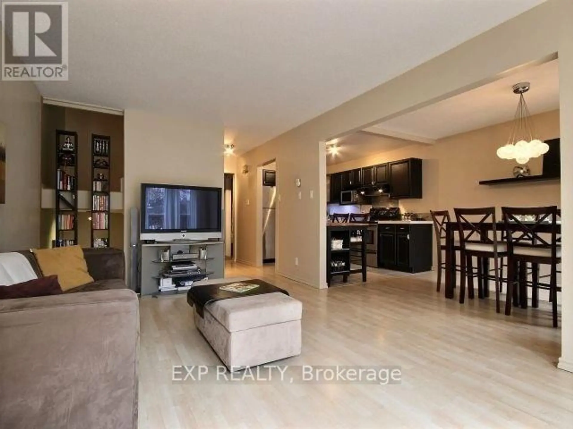 #29 3415 UPLANDS DRIVE - Image 4