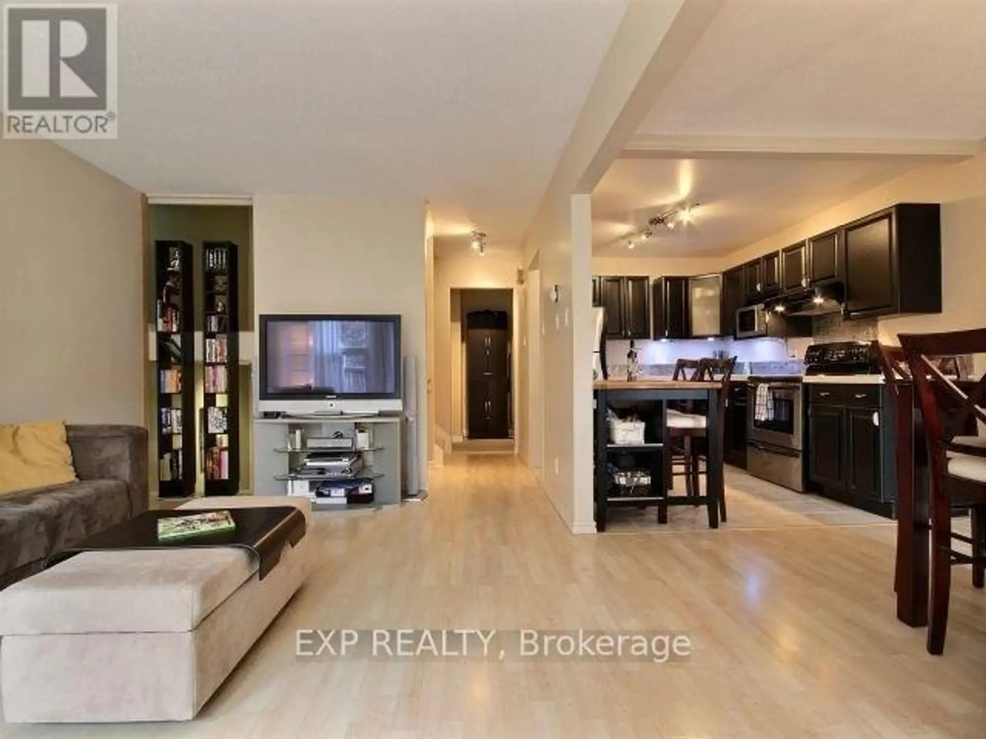 #29 3415 UPLANDS DRIVE - Image 5