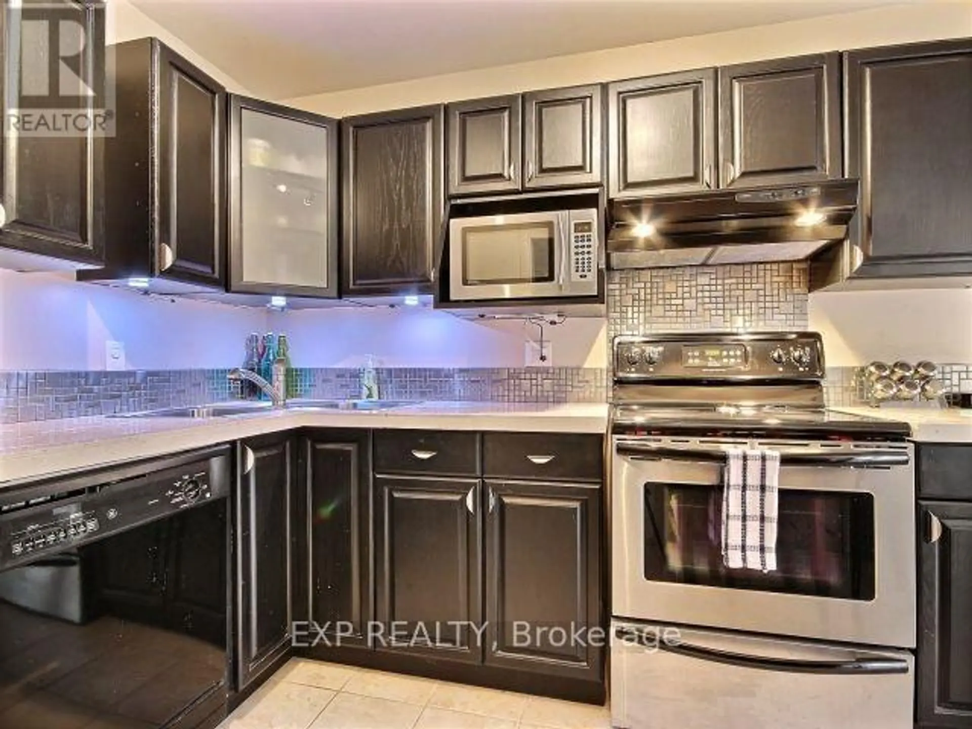 #29 3415 UPLANDS DRIVE - Image 7