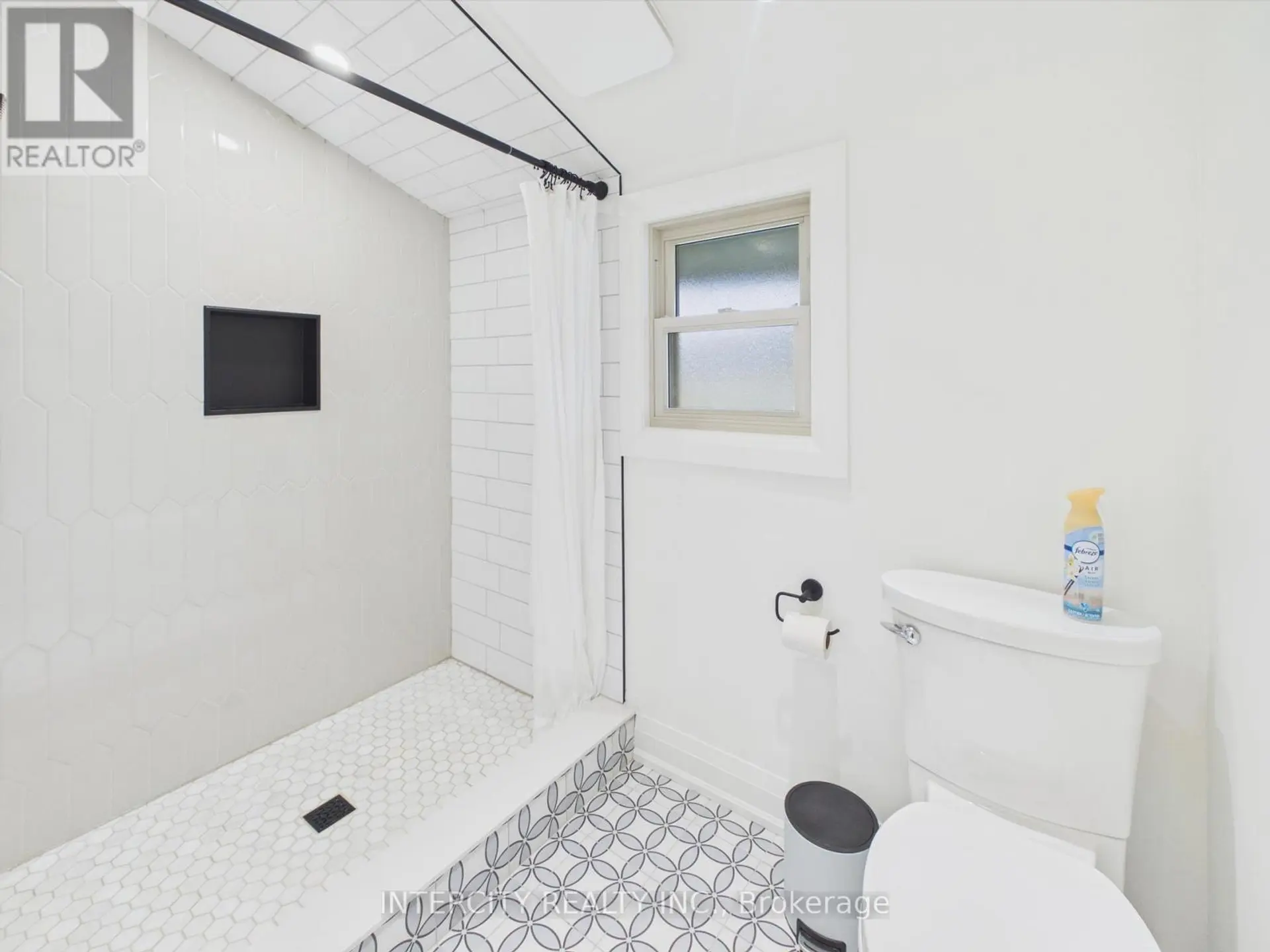 #3 1052 COVE ROAD - Image 16