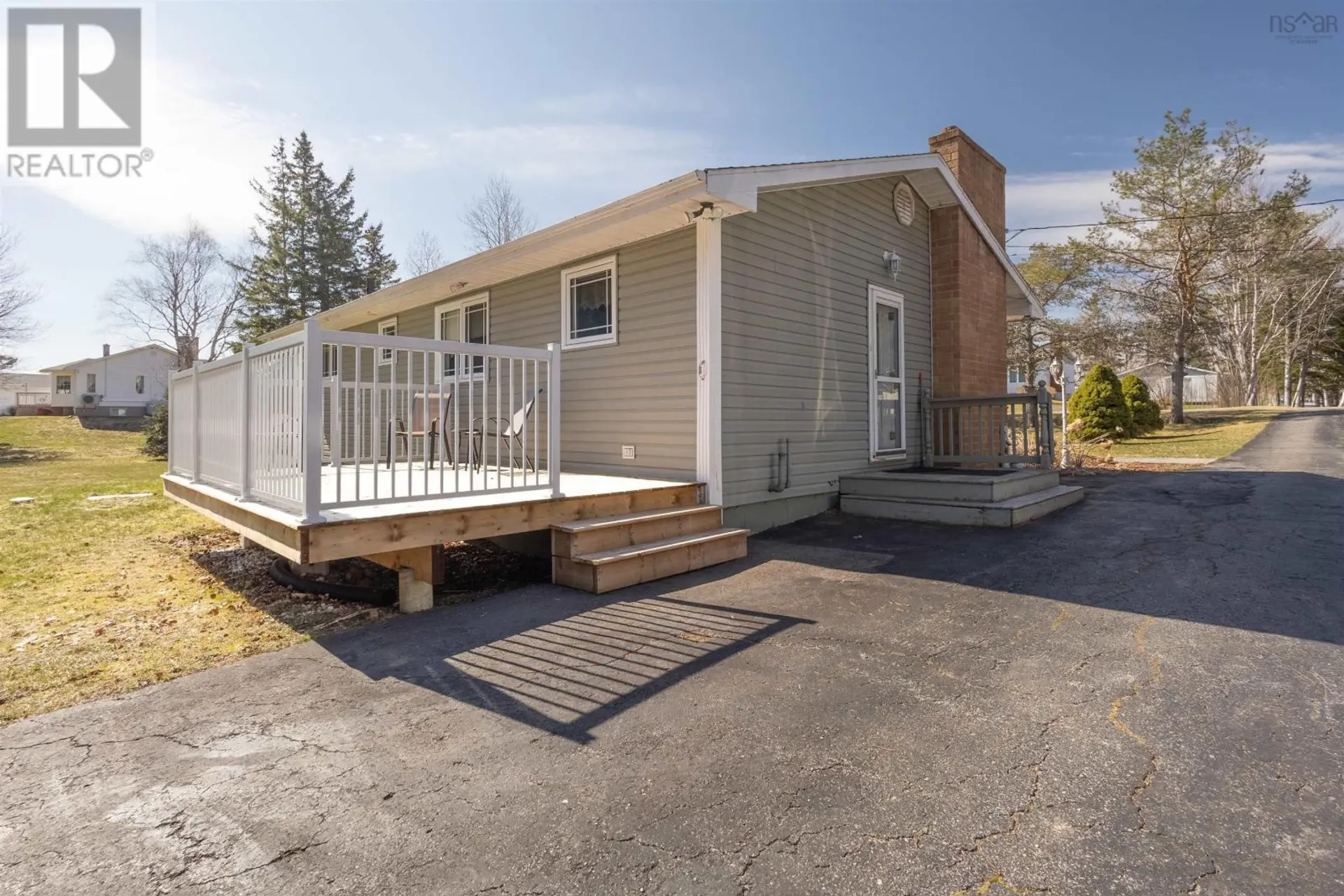 79 Floral Heights - Image 2