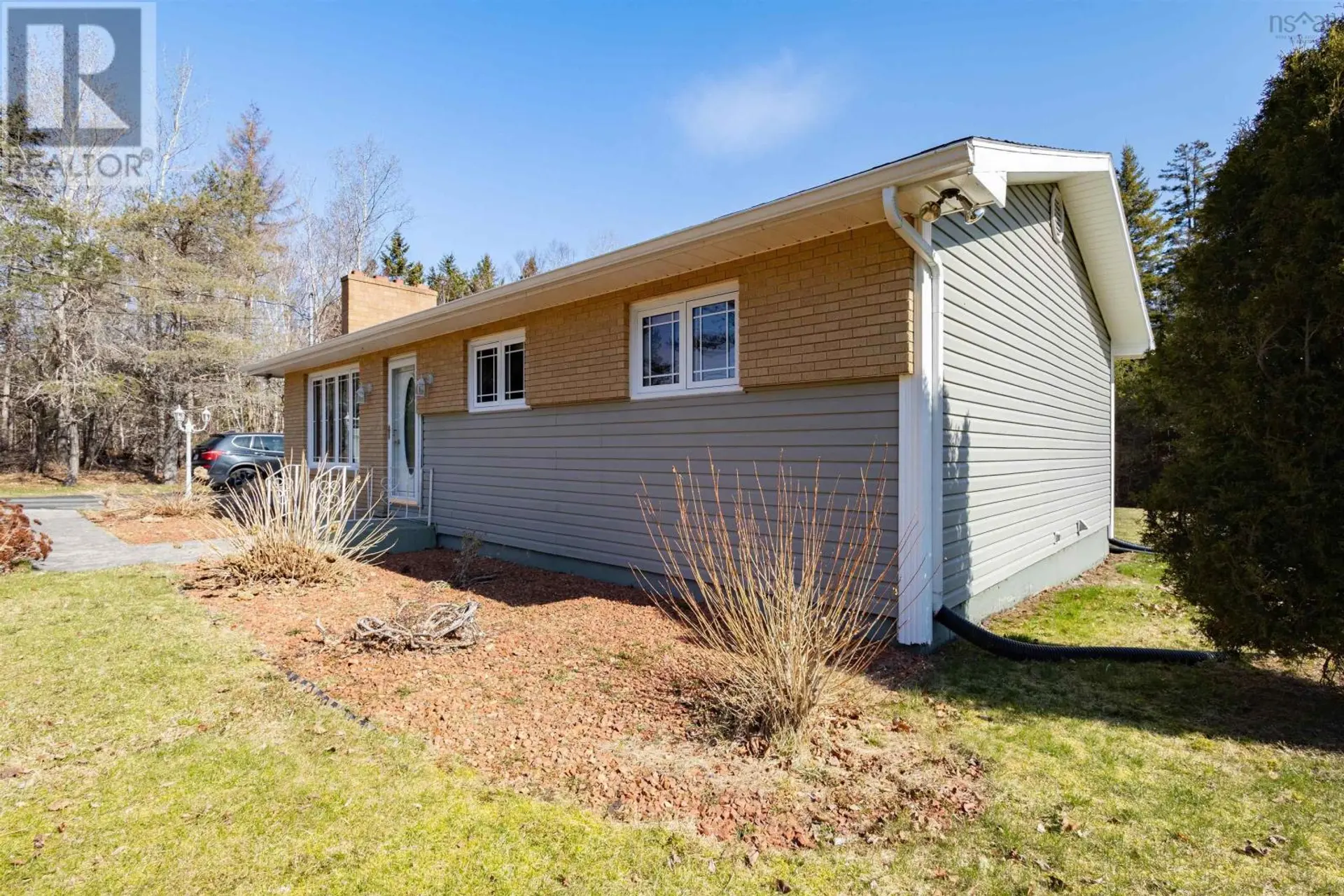 79 Floral Heights - Image 4