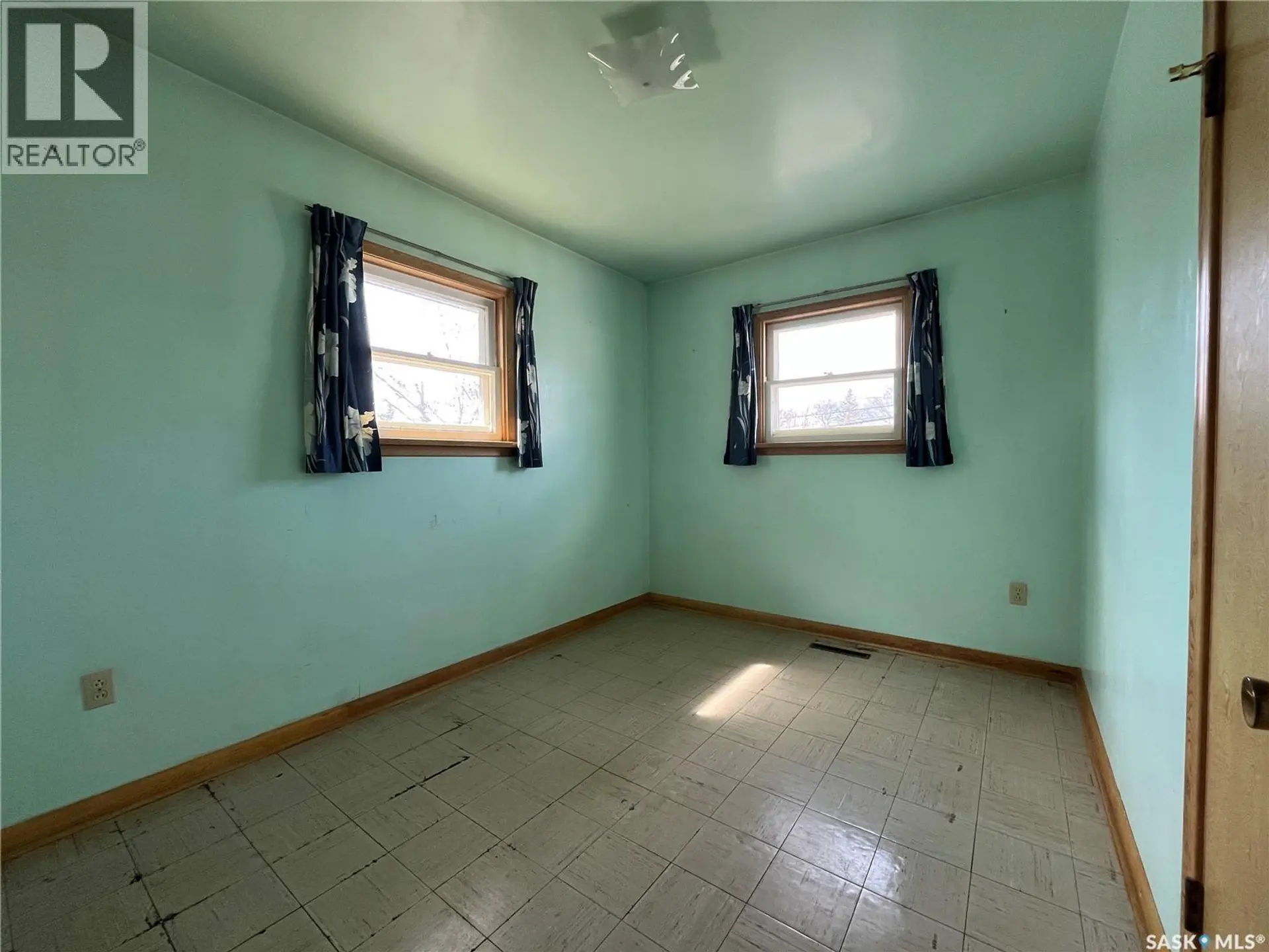 1010 13th STREET W - Image 10