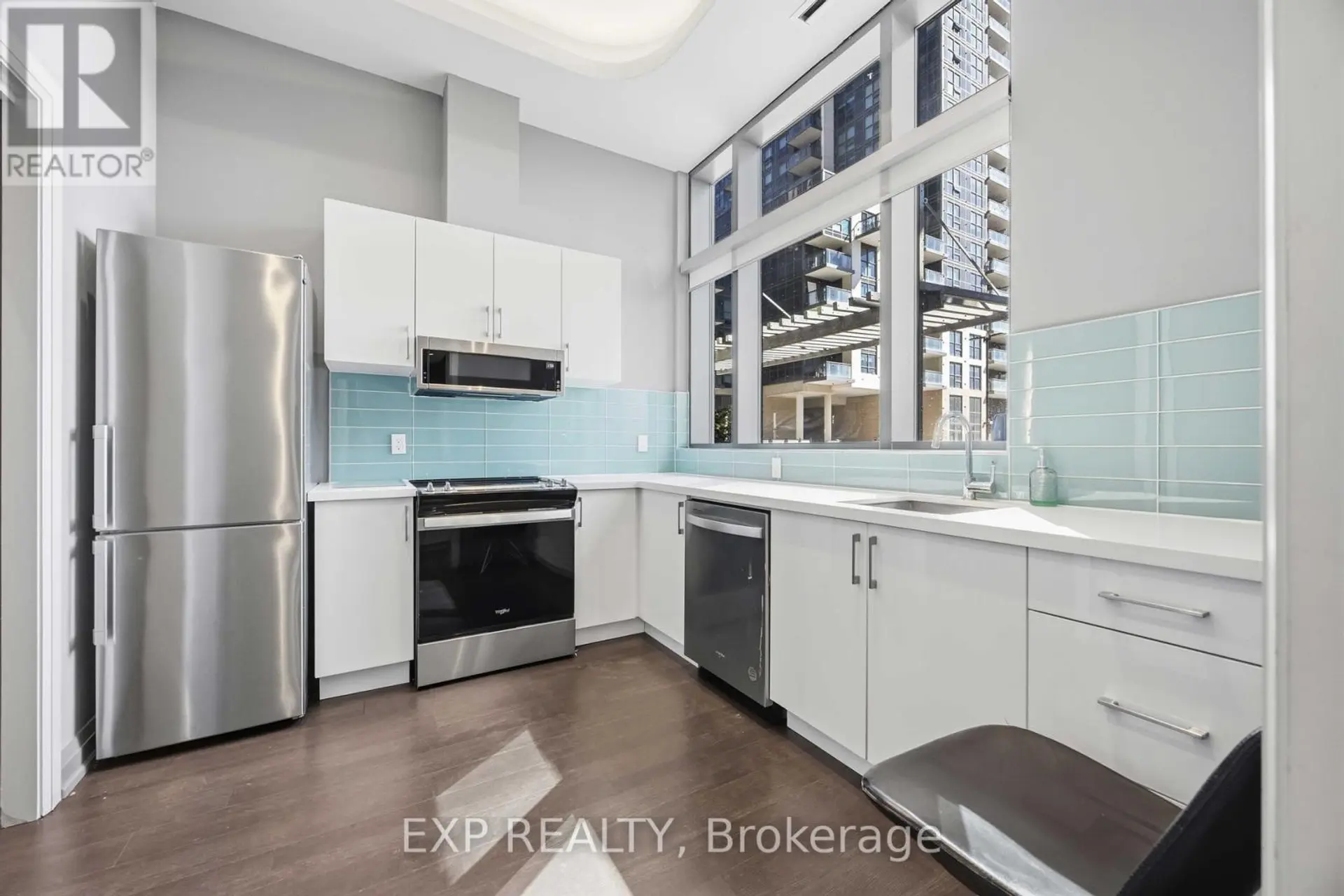 #2710 20 MEADOWGLEN PLACE - Image 16