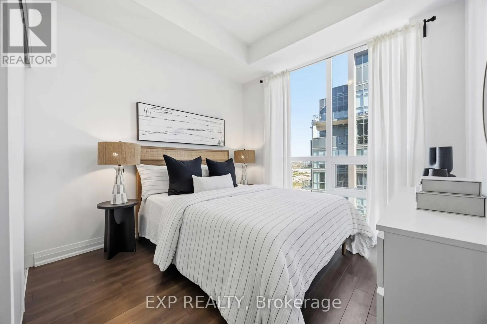 #2710 20 MEADOWGLEN PLACE - Image 5