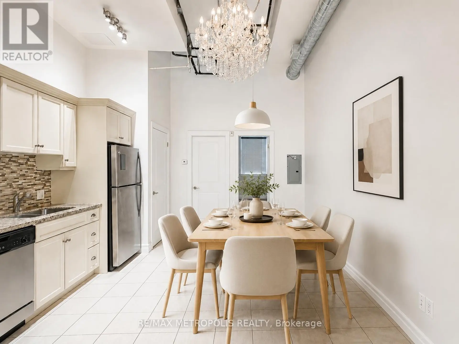 #110 25 CONCESSION STREET - Image 3
