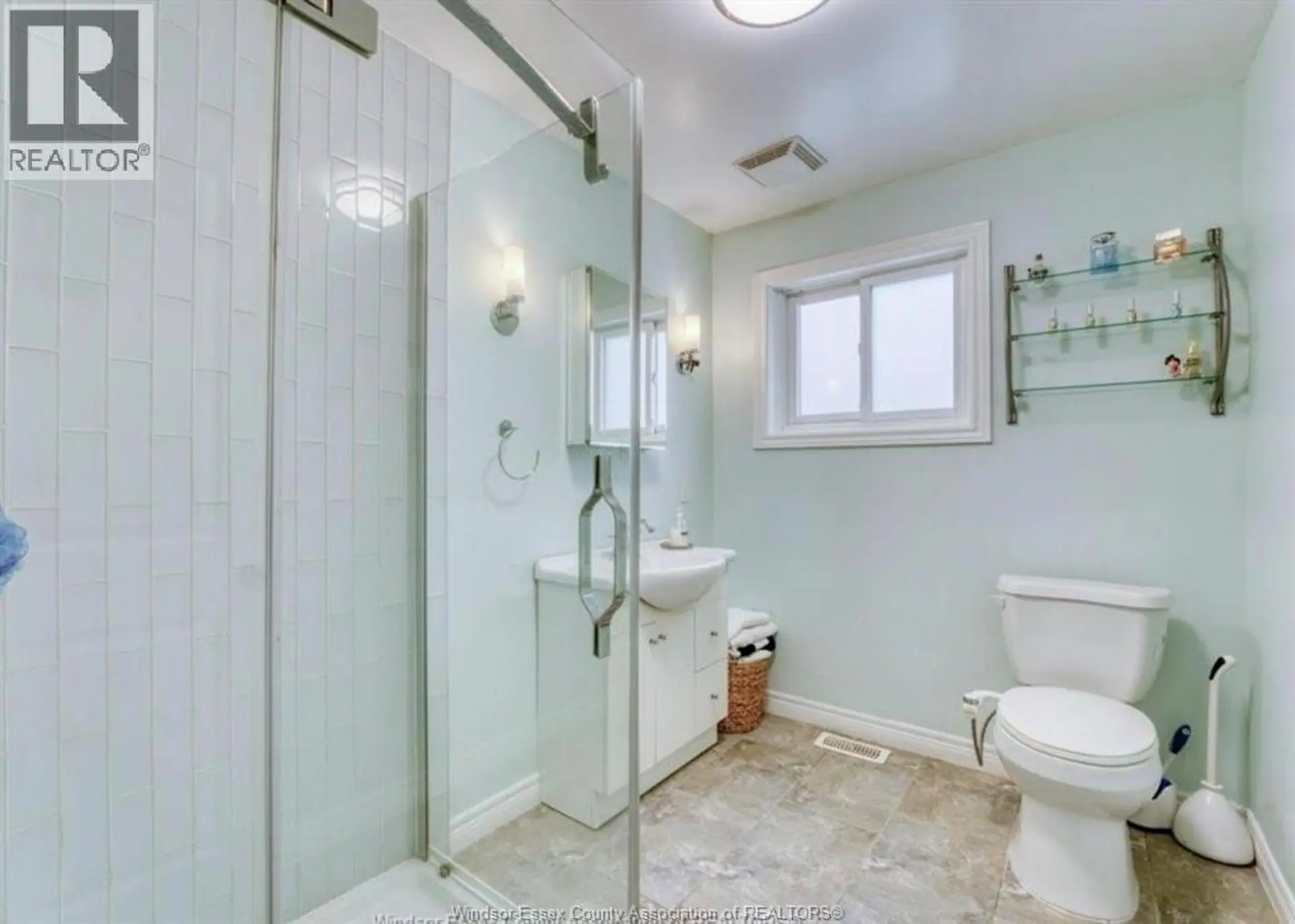 888 BAYVIEW - Image 13