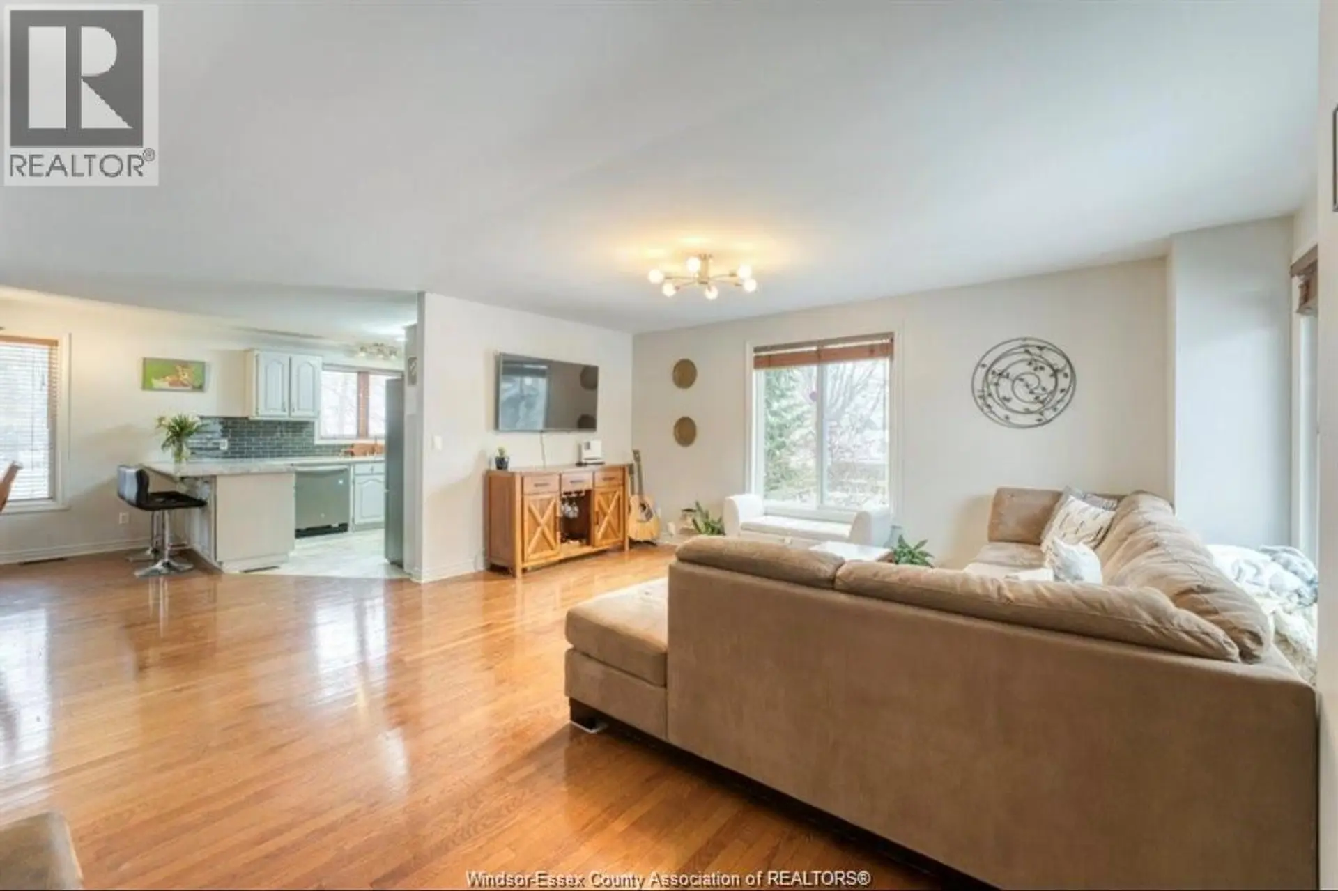 888 BAYVIEW - Image 7