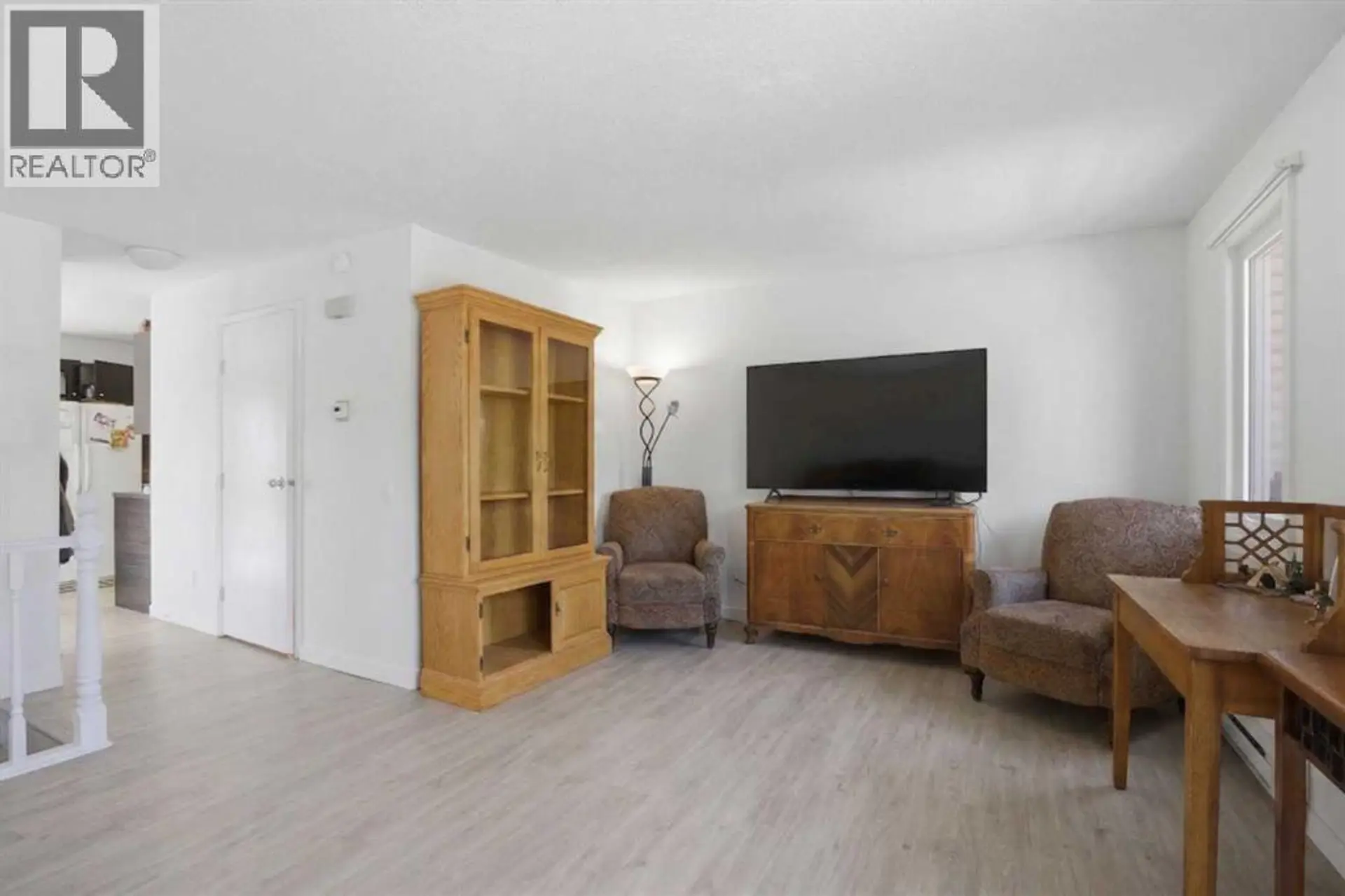 6335 24 Avenue NE - Image 11