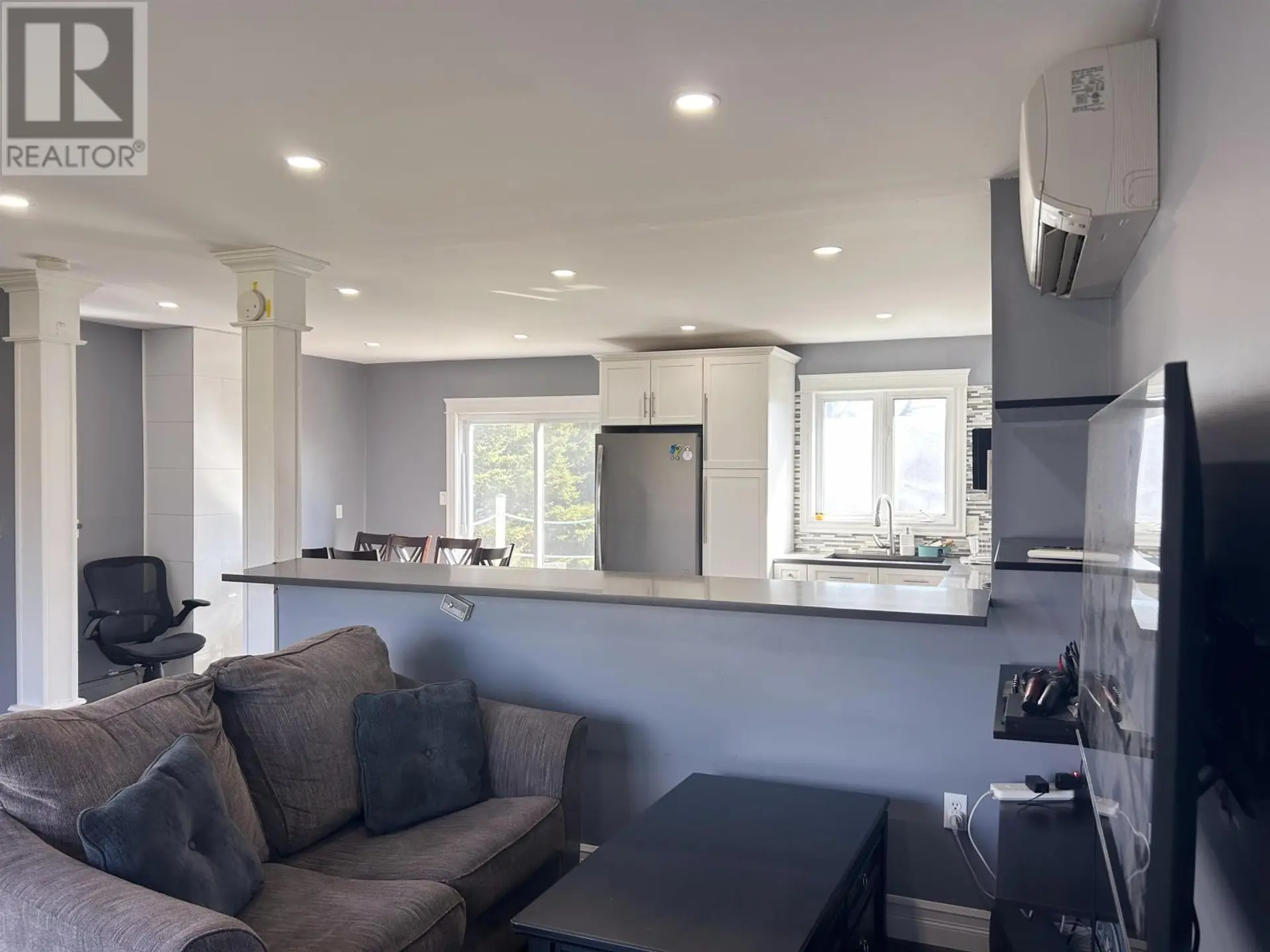 990 FORT AUGUSTUS Road - Image 3